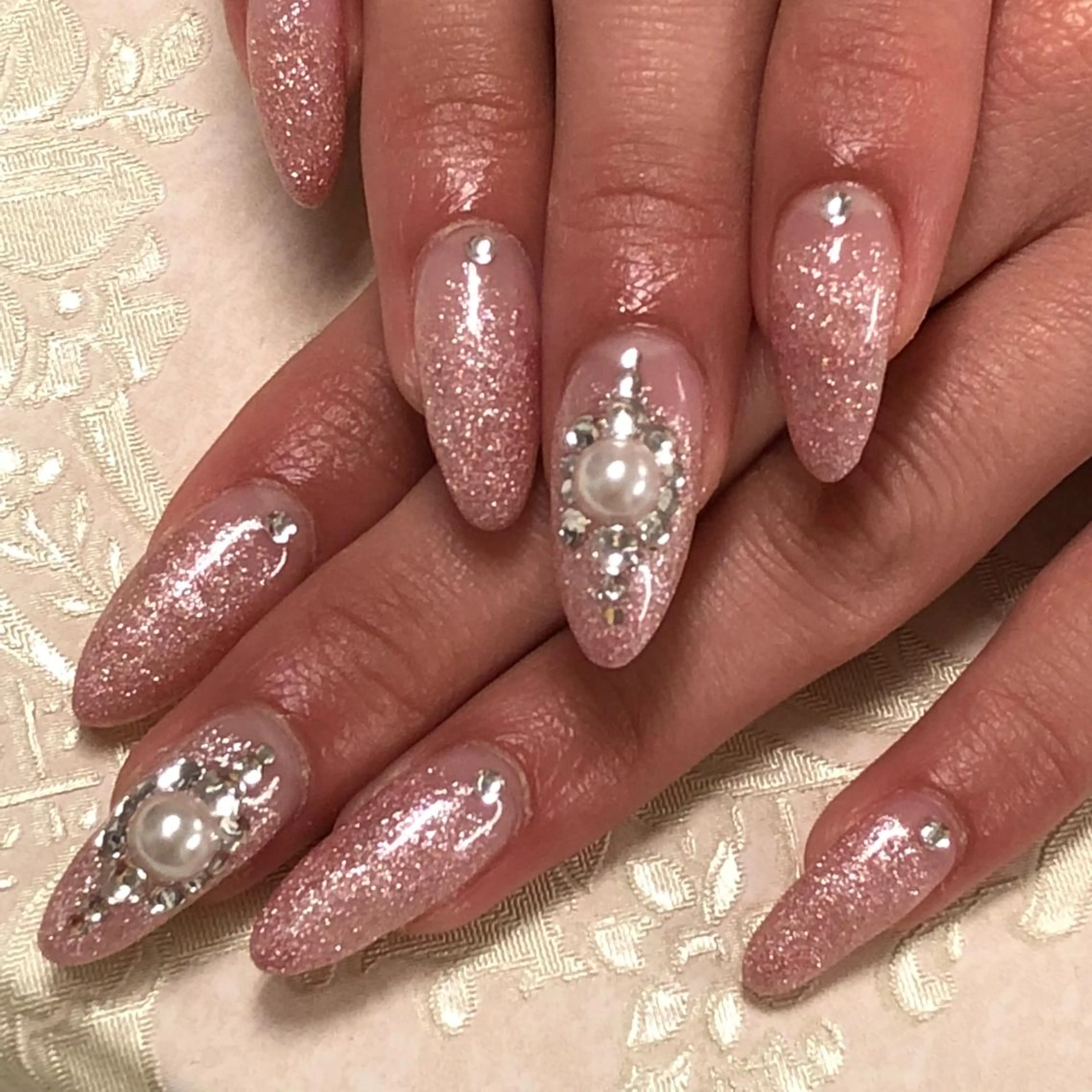 ネイル アートネイル グラデーション ラメ(グリッター) ラメグラデーション ストーンネイル KIREIE NAILSのネイルデザイン