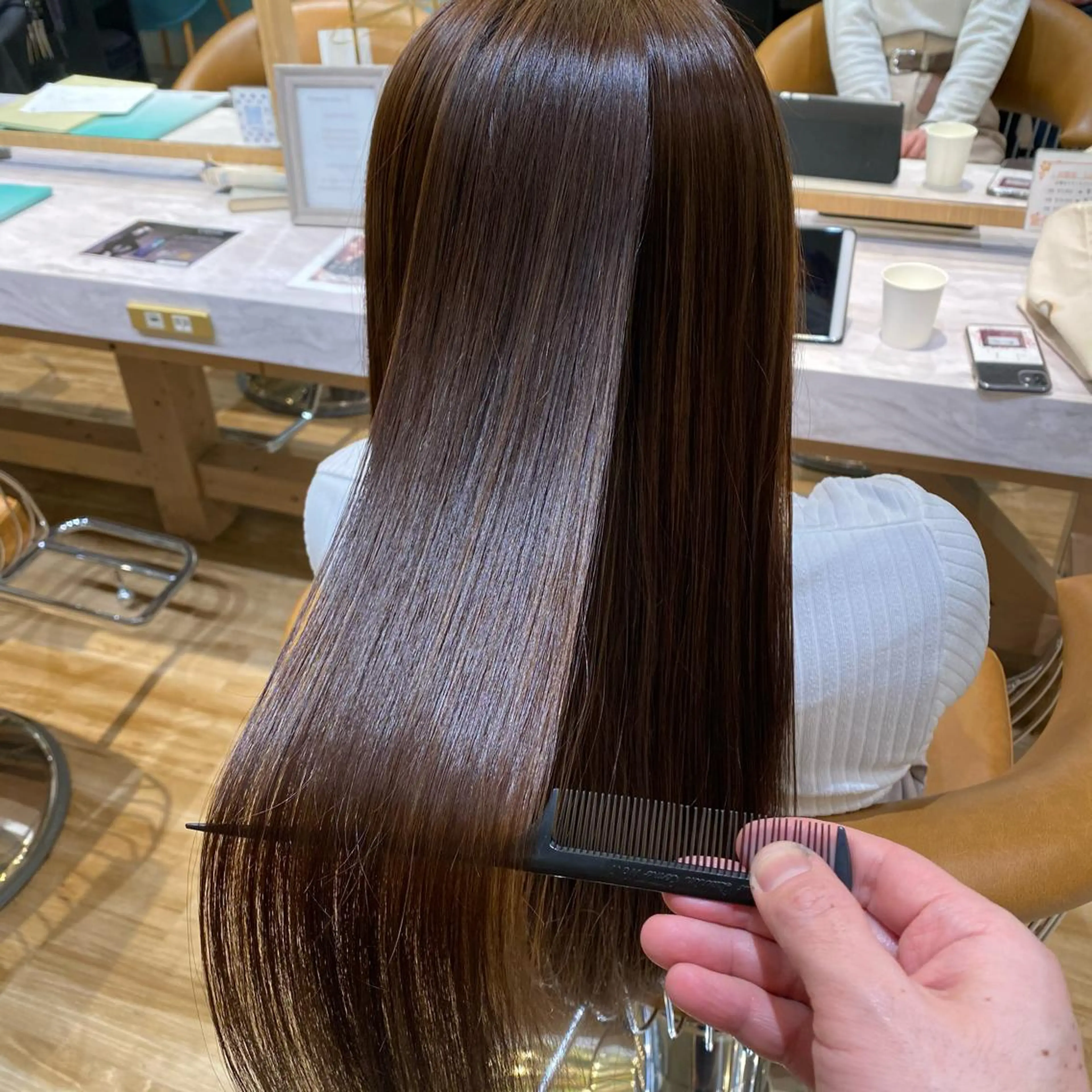 ロング カット ヘアカラー 縮毛矯正 トリートメント 山本翔一郎 韓国顔周りレイヤーのヘアスタイル