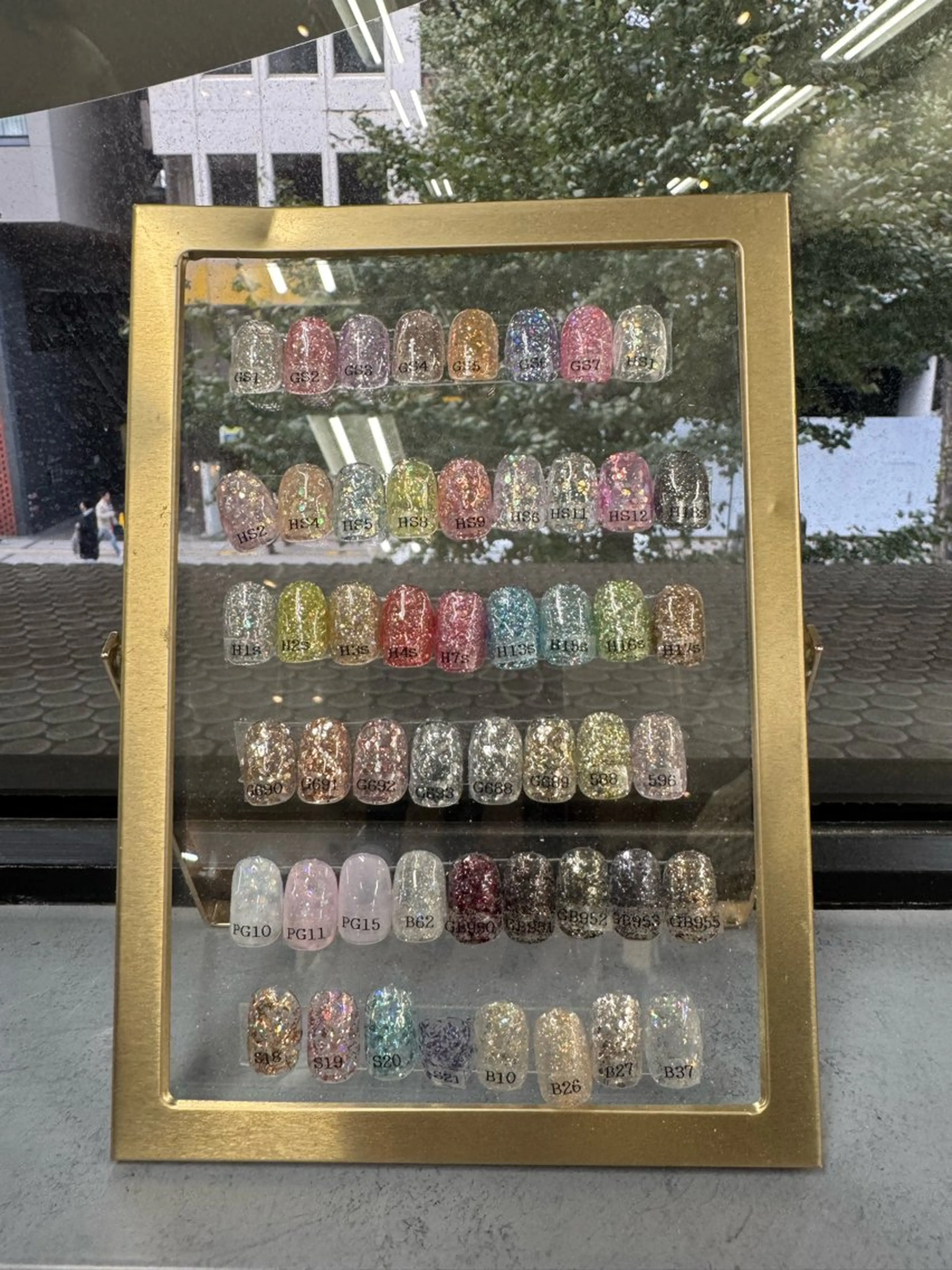 ネイル ラメ(グリッター) エーナイン大通本店所属・川村 優美花のネイルデザイン