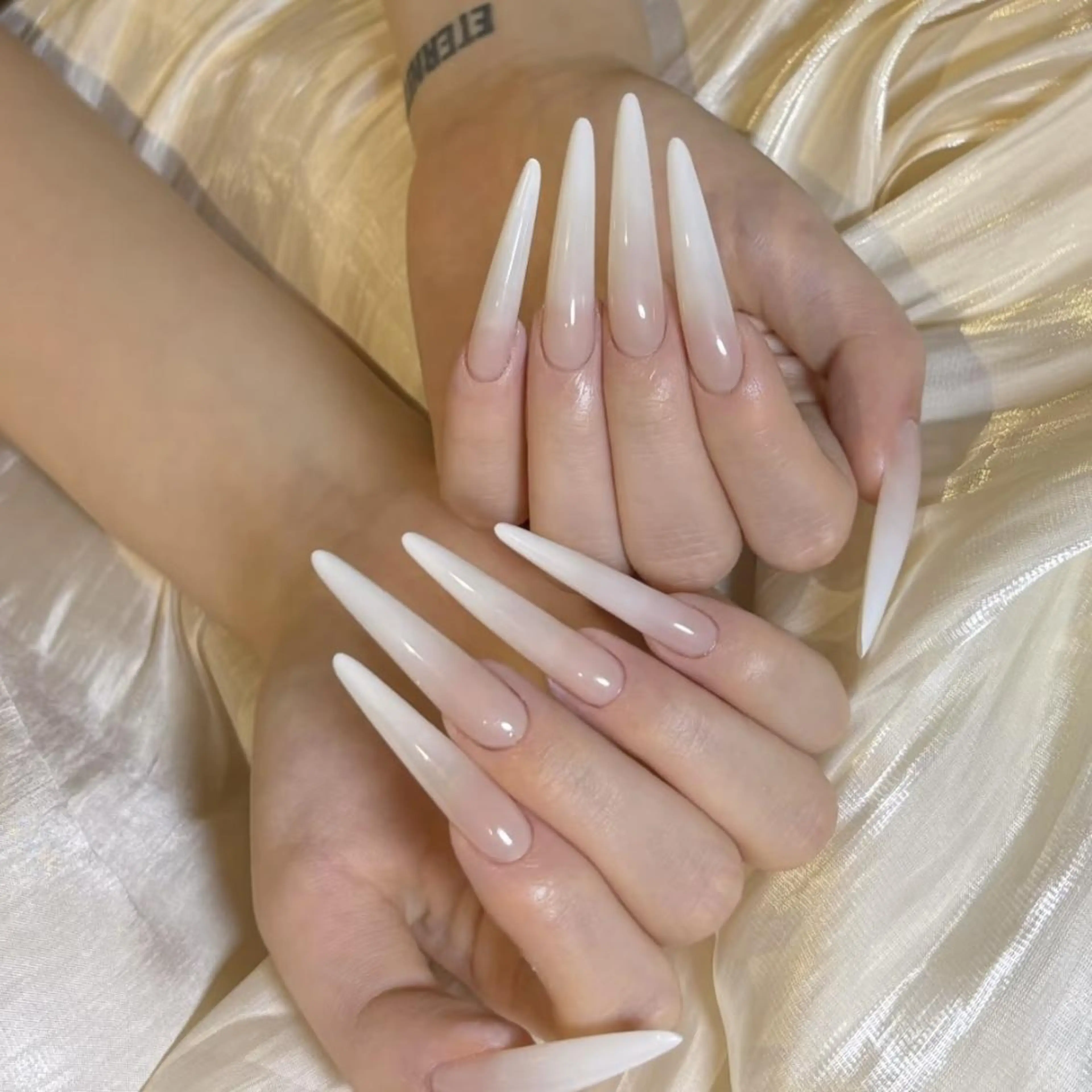 メンズ ネイル メンズ韓国風 アートネイル フレンチネイル ジェルネイル キラキラネイル ハンドネイル Bloom kabukiのネイルデザイン