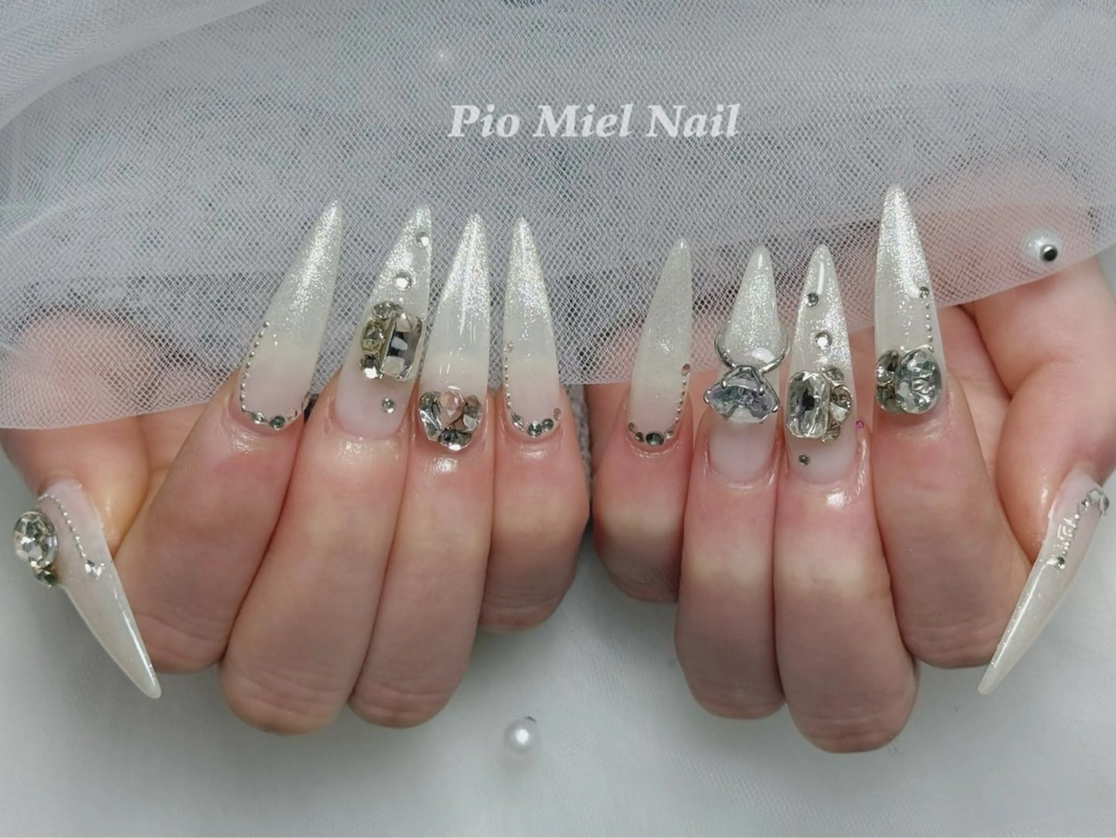 ネイル ハンドネイル HANA 長さだしのネイルデザイン