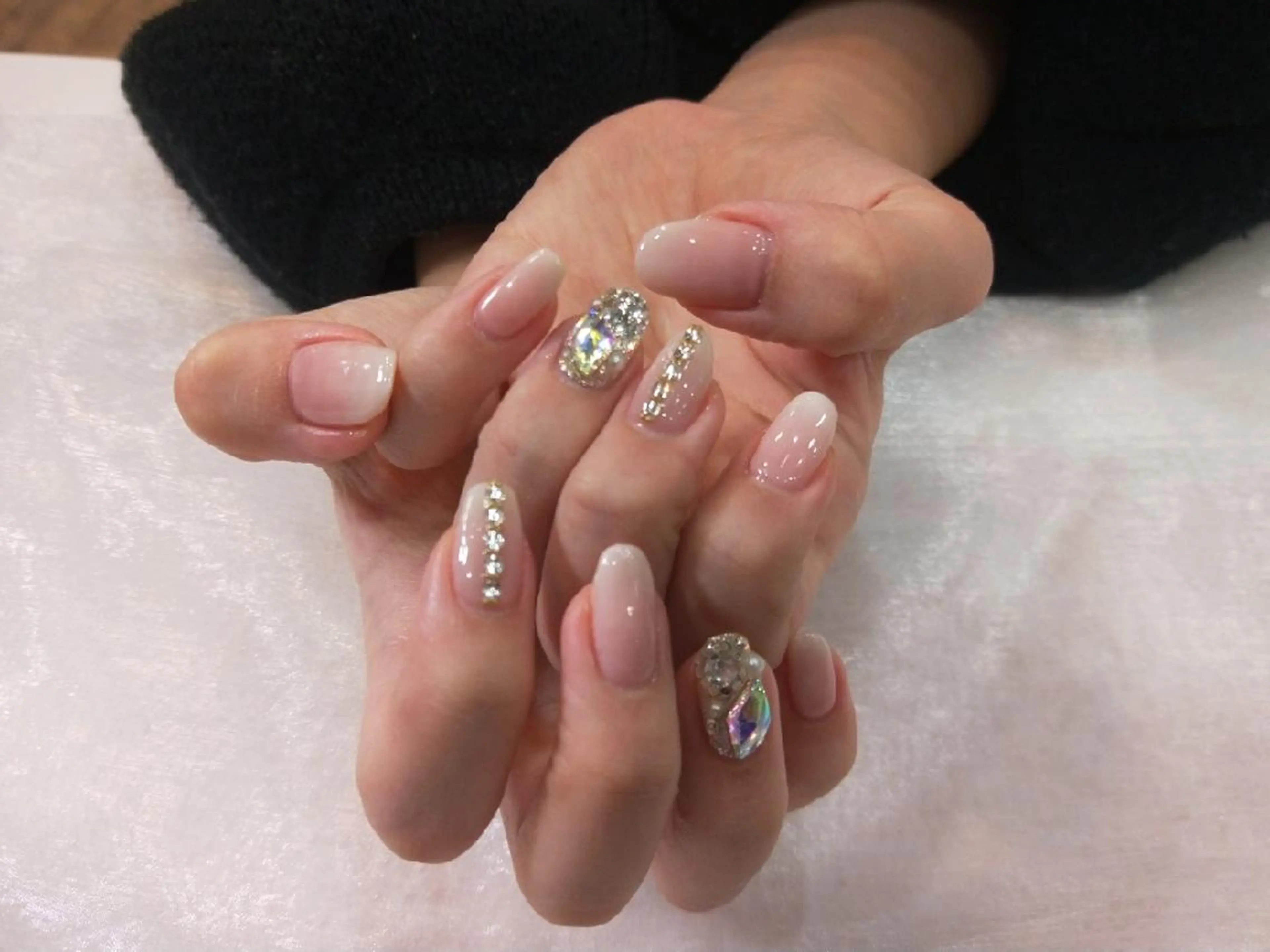 ネイル ハンドネイル ハンドケア R'well所属・はばすみれ🎀ﾈｲﾙ 光ﾌｪｲｼｬﾙ ﾍｱのネイルデザイン