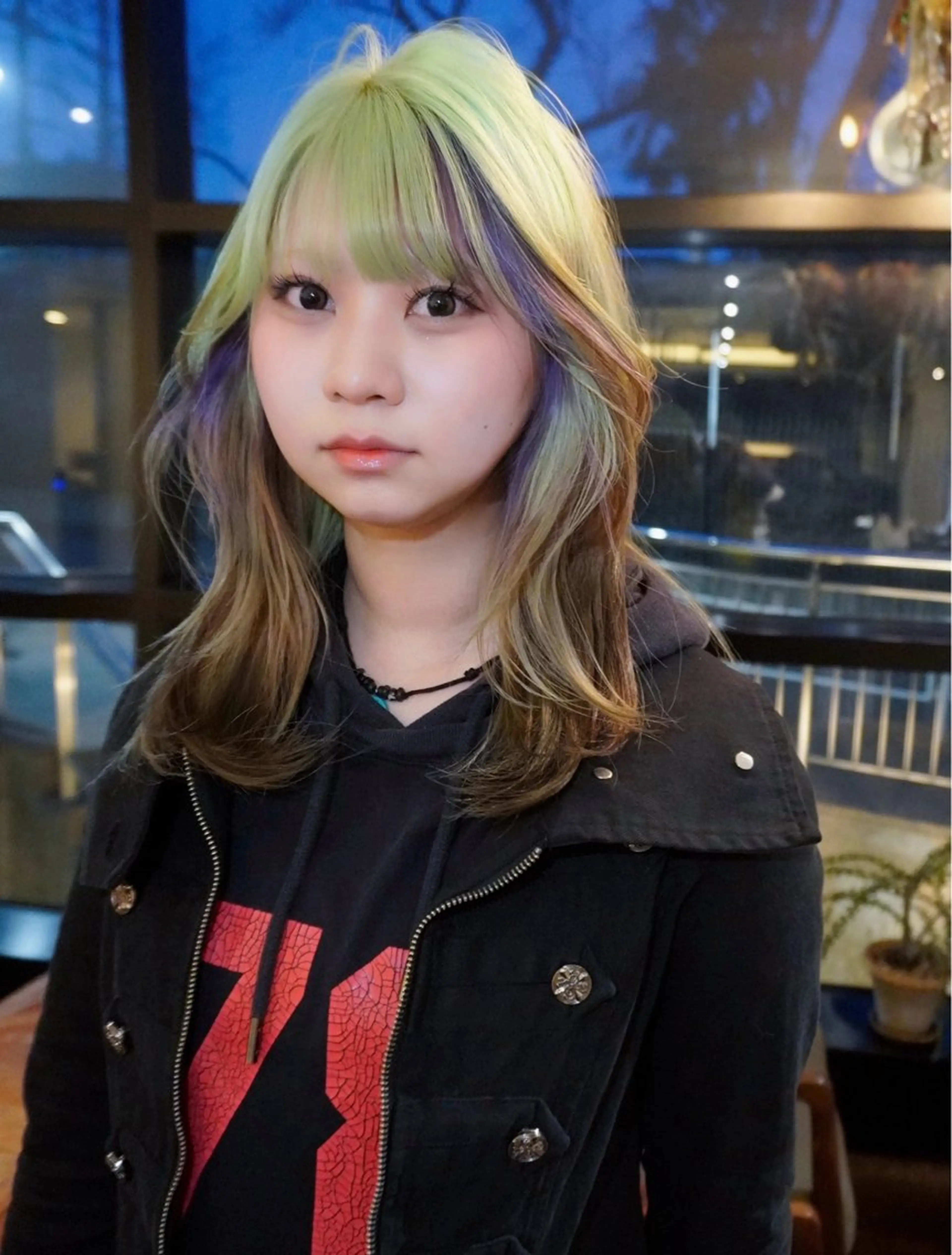 セミロング ヘアカラー 愛瑠奈 erunaのヘアスタイル