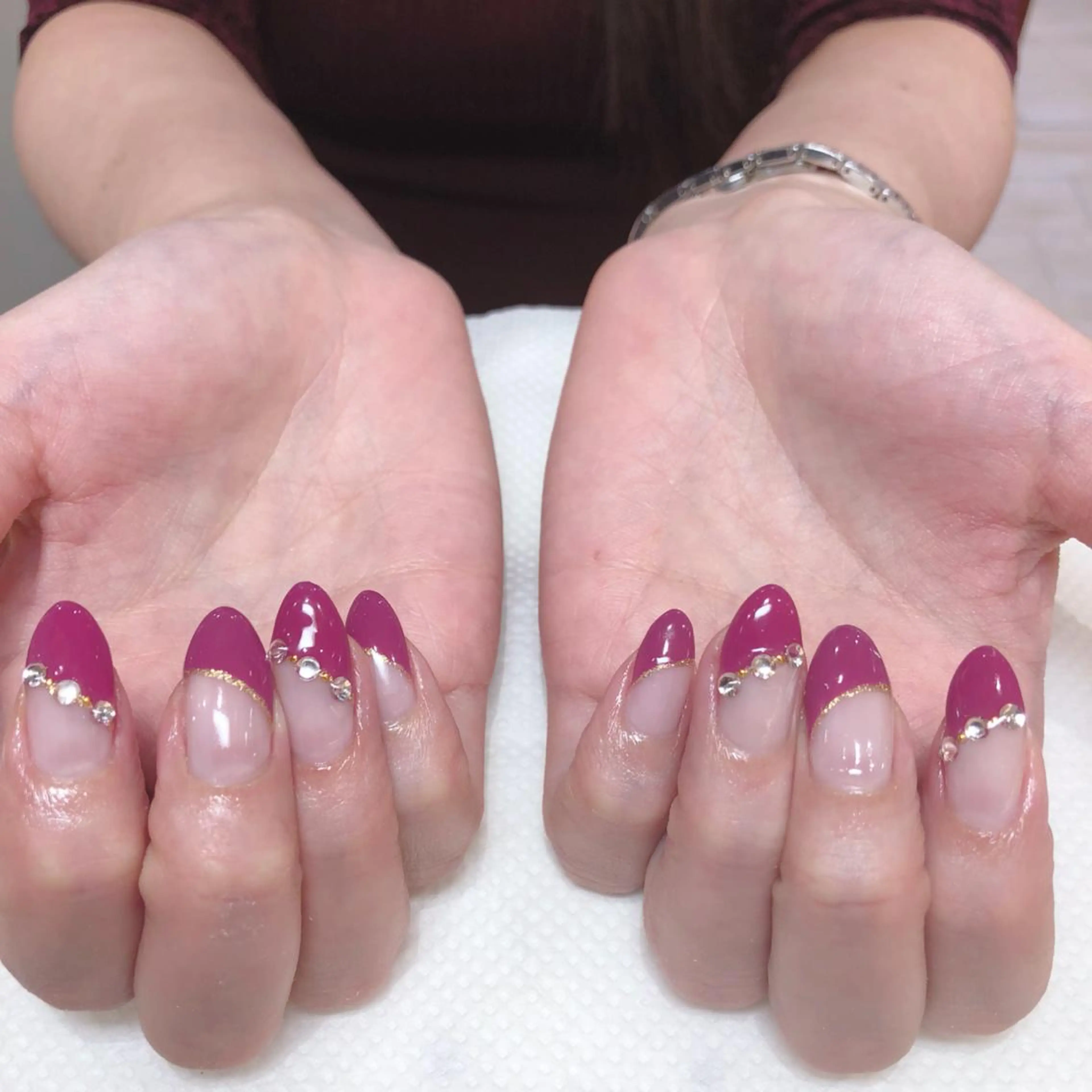 ネイル フレンチネイル 斜めフレンチ Ebina Ryoのネイルデザイン