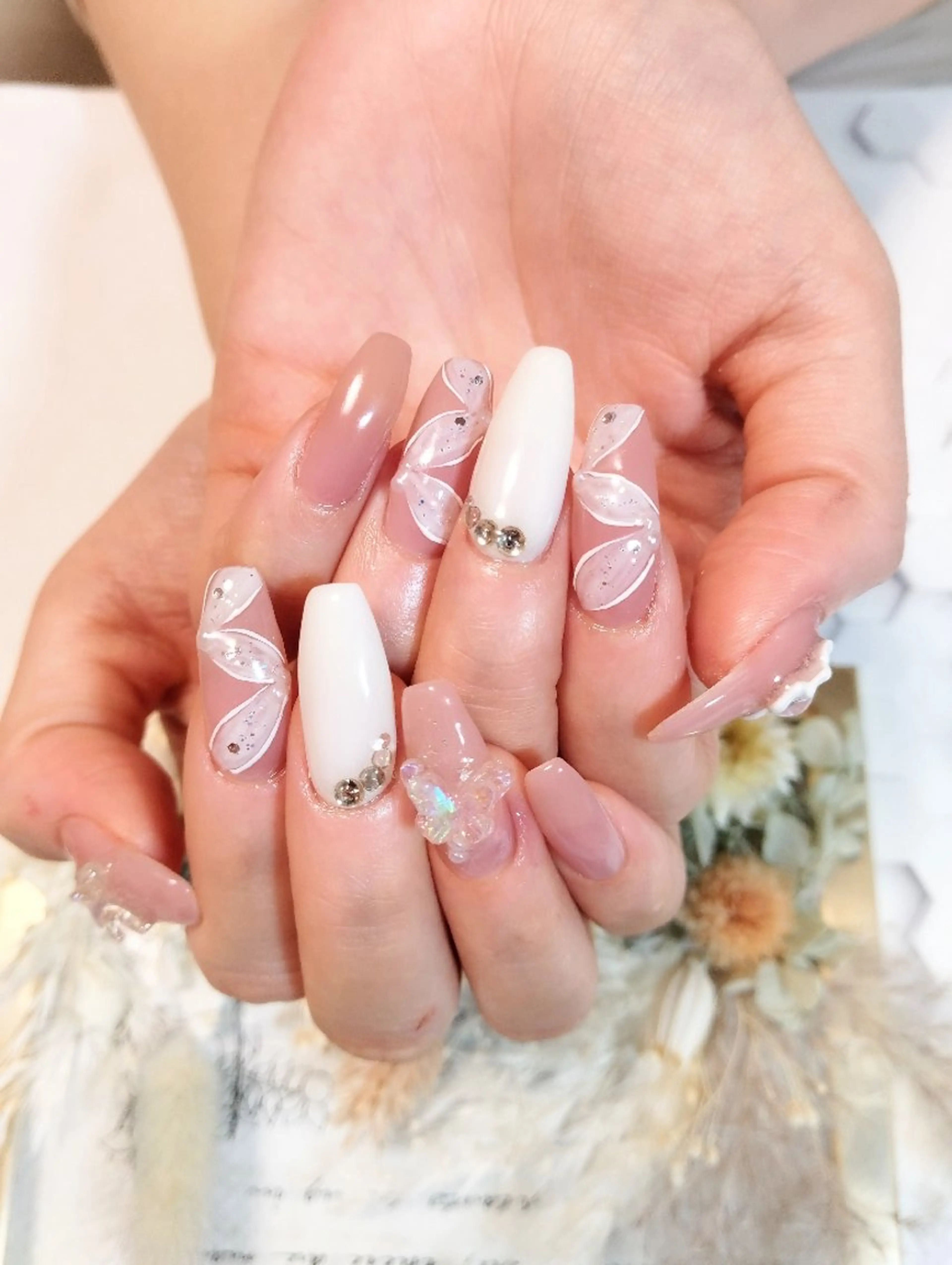 ネイル 持ち込み ハンドネイル ハンドケア ＤI'A ネイルサロンのネイルデザイン