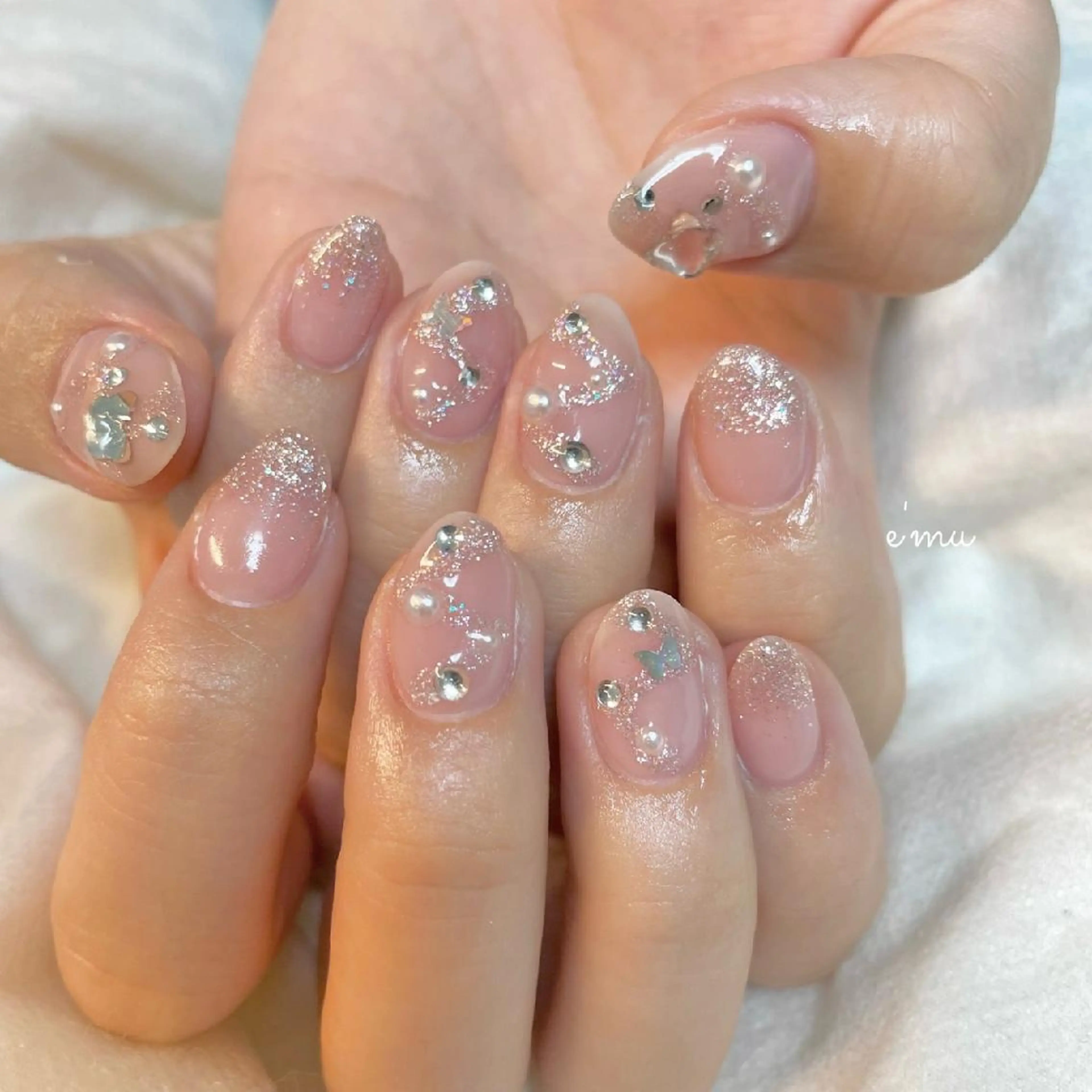 ネイル キラキラネイル 韓国ネイル ラメ(グリッター) ワンホンネイル nail salon e'mu💐のネイルデザイン