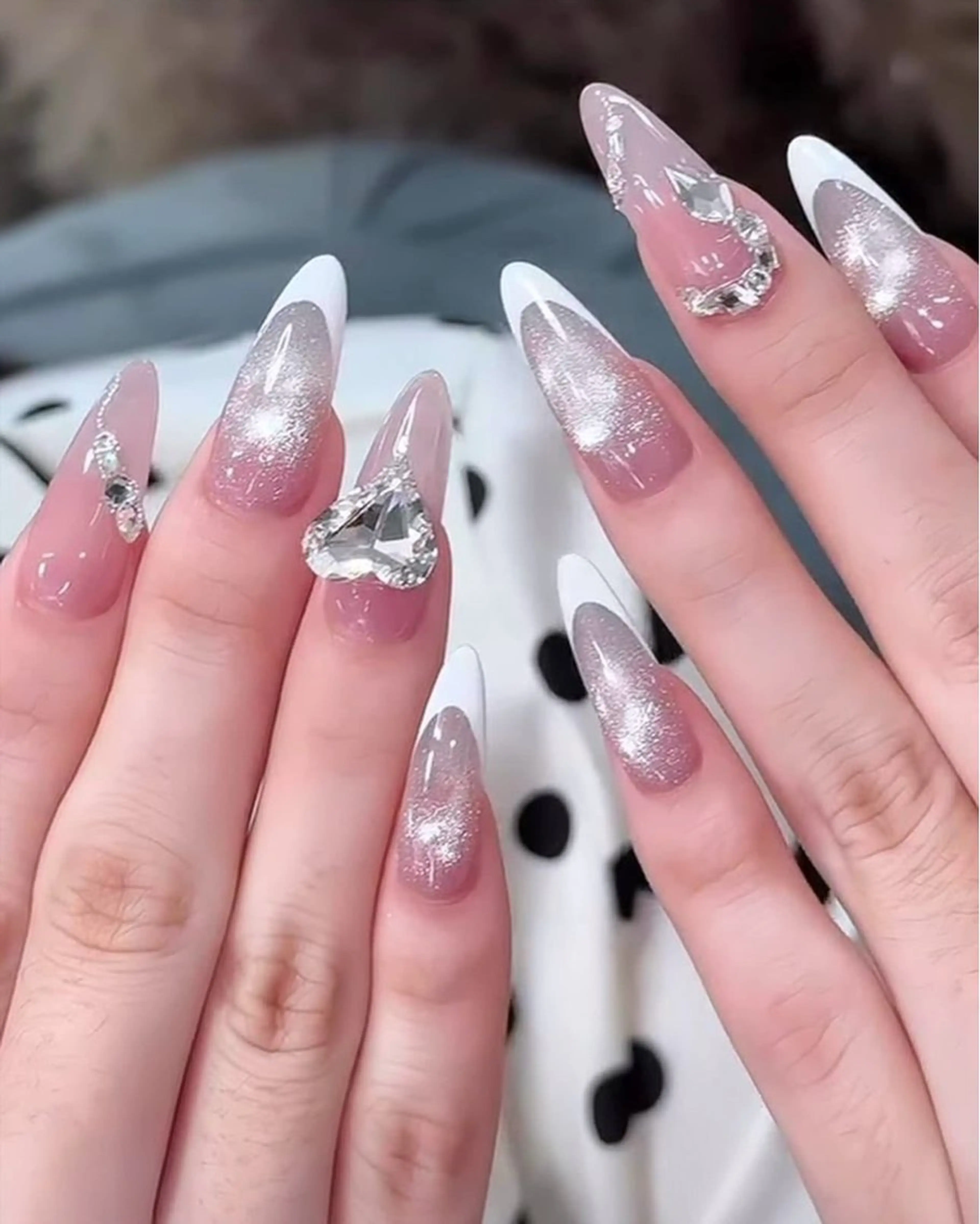 ネイル フットネイル ジェルネイル 韓国ネイル マグネットネイル 持ち込み ハンドネイル Akiko ネイルサロン所属・AKIKO ネイルサロンのネイルデザイン