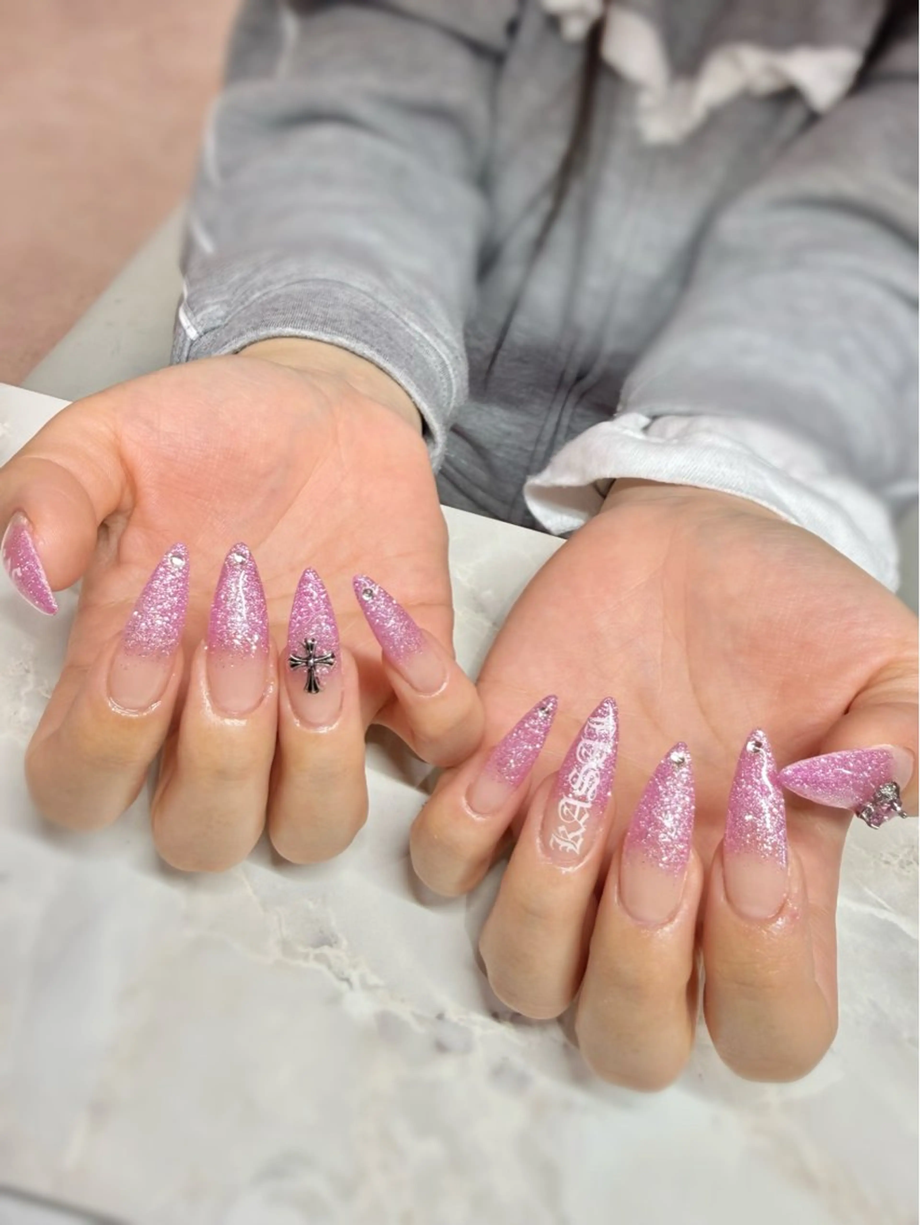 ネイル ラメ(グリッター) ラメグラデーション RitsNail 🤍 RENAのネイルデザイン