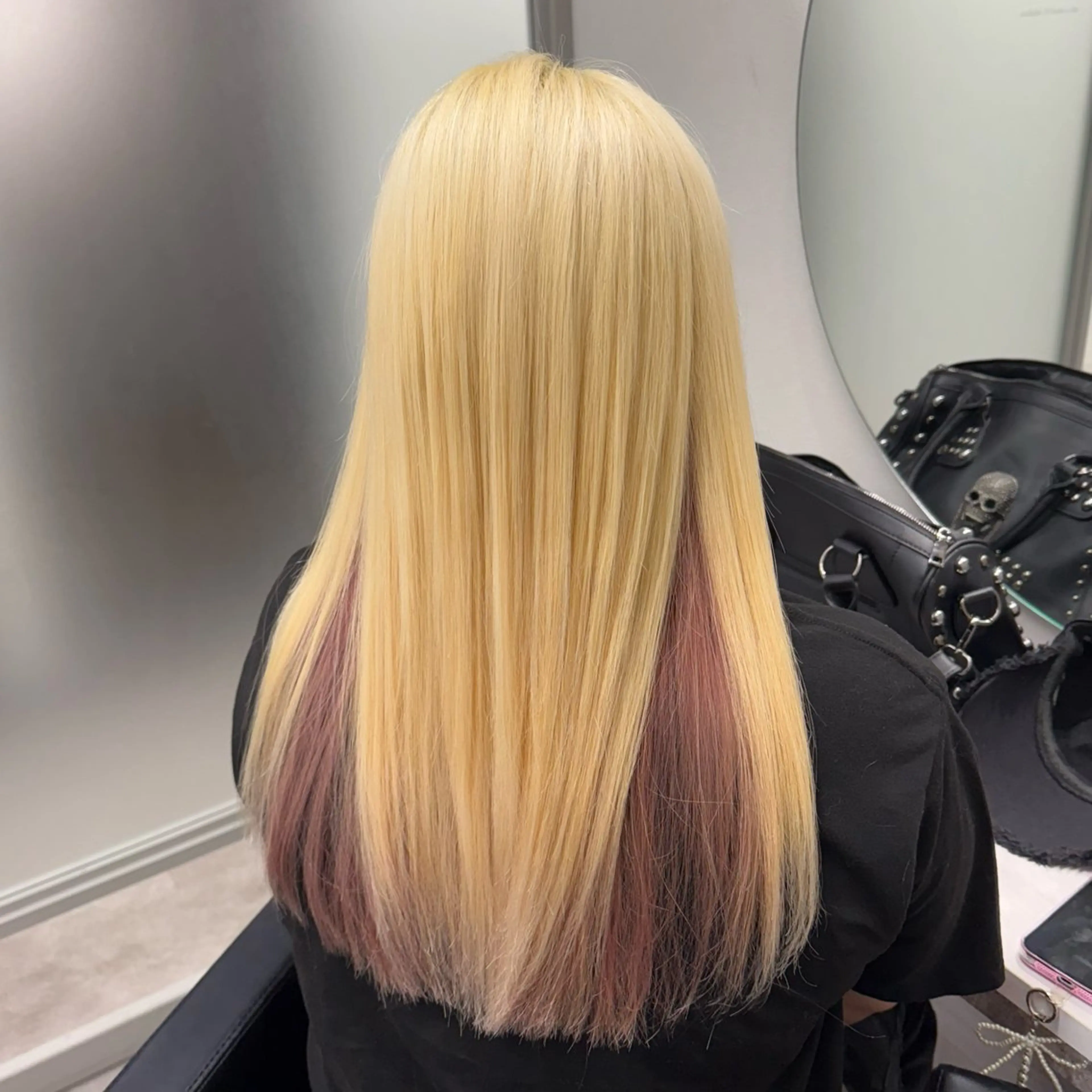 セミロング カラー ブリーチ ブルーカラー ブルーラベンダー ディープパープル デザインカラー ヘアカラー トリートメント ハイトーン/ 髪質改善/上質艶髪のヘアスタイル