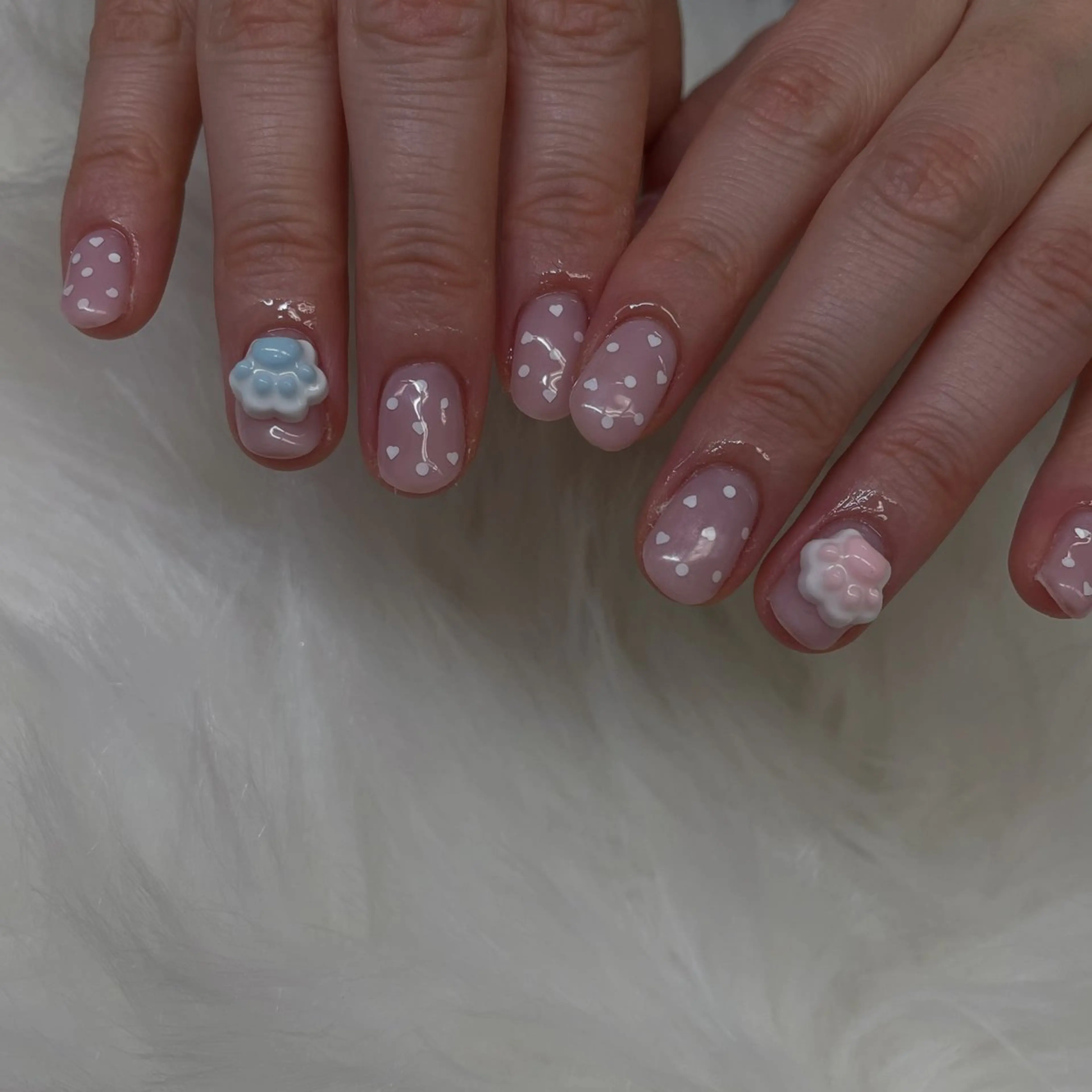ネイル ドット ハート ショートネイル ハンドネイル フットネイル chai大阪上本町 sayakaのネイルデザイン