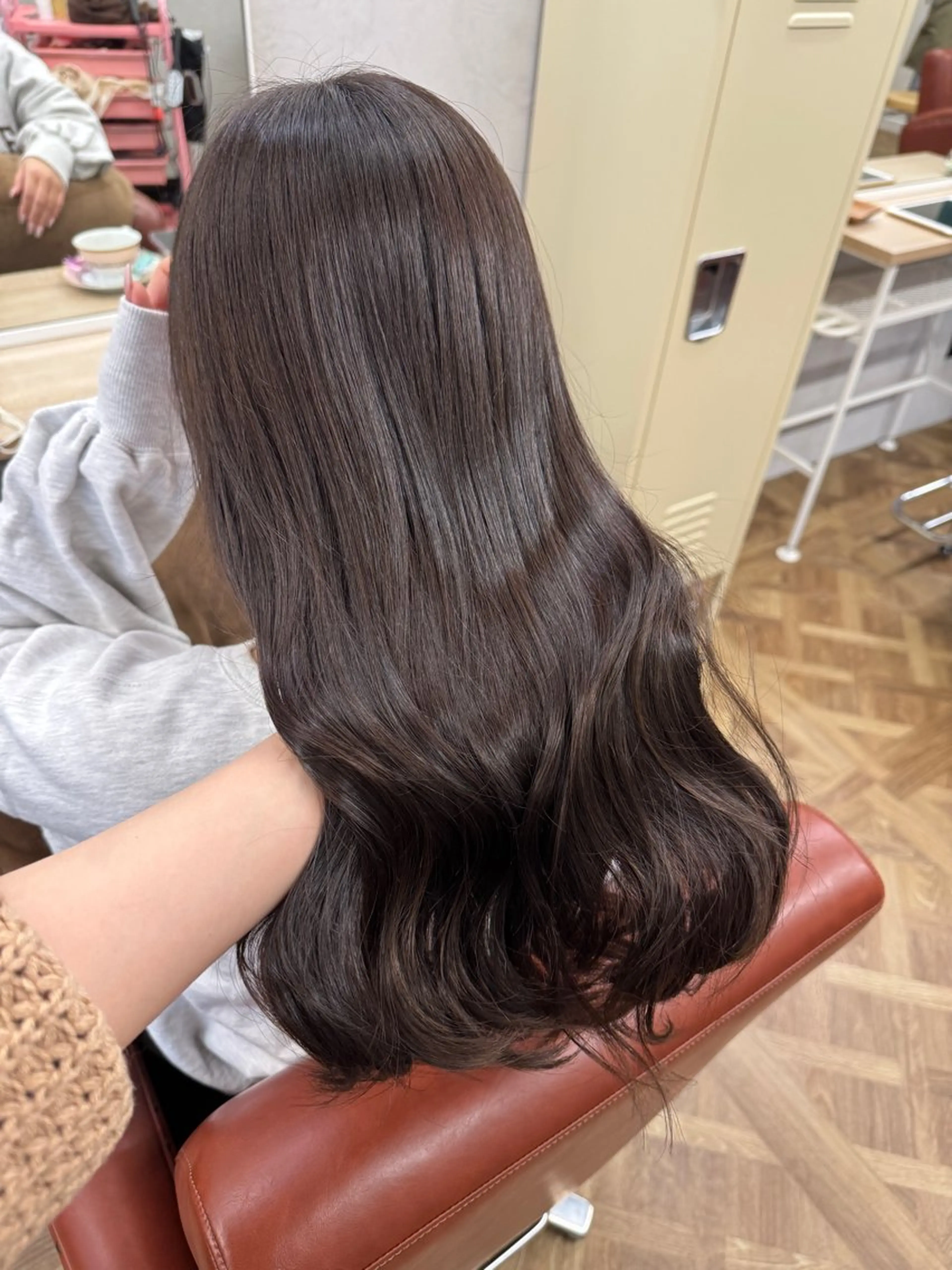 セミロング カラー 透明感カラー カット ヘアカラー トリートメント 見奈美 凜のヘアスタイル
