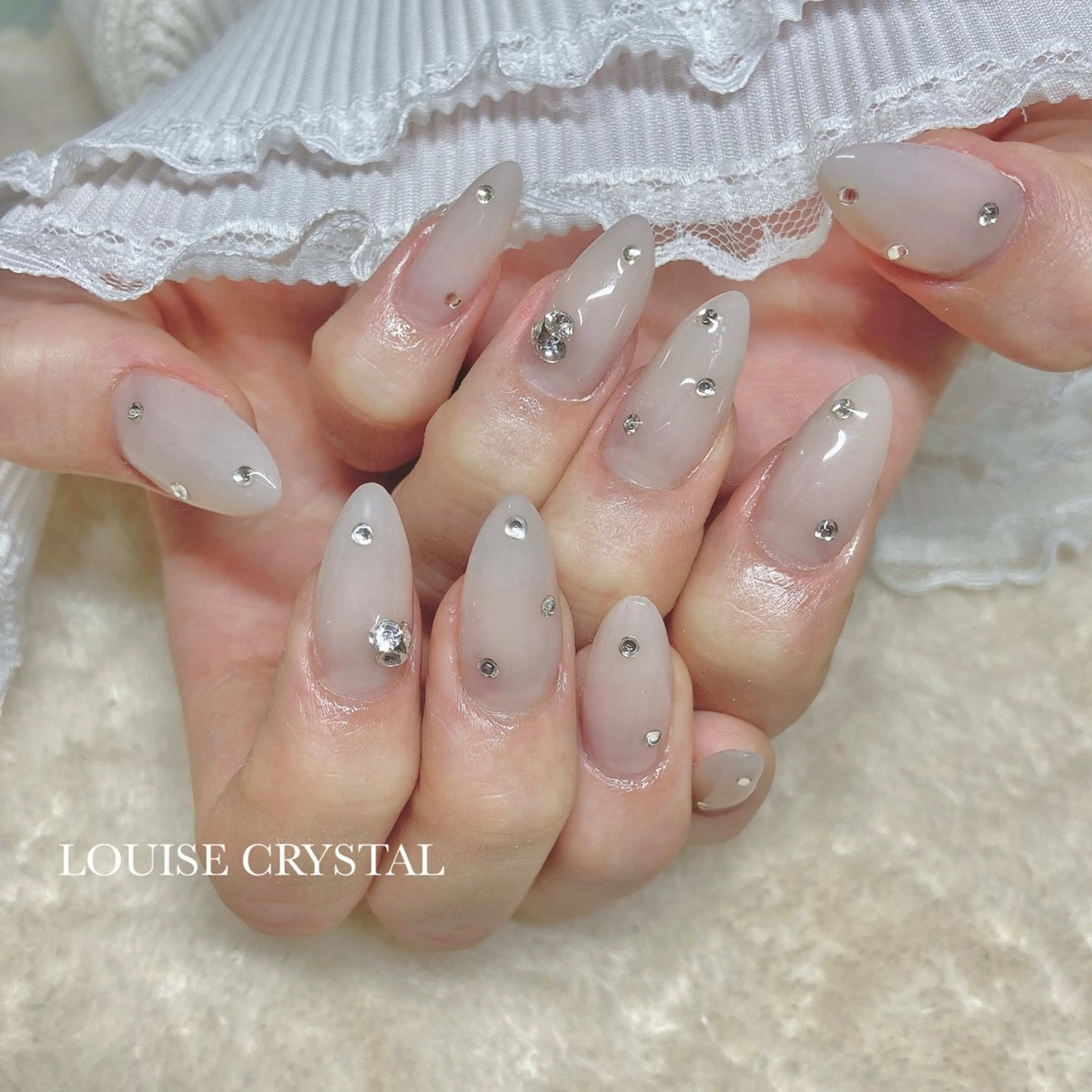 ネイル 冬ネイル ハンドネイル LOUISE CRYSTALのネイルデザイン
