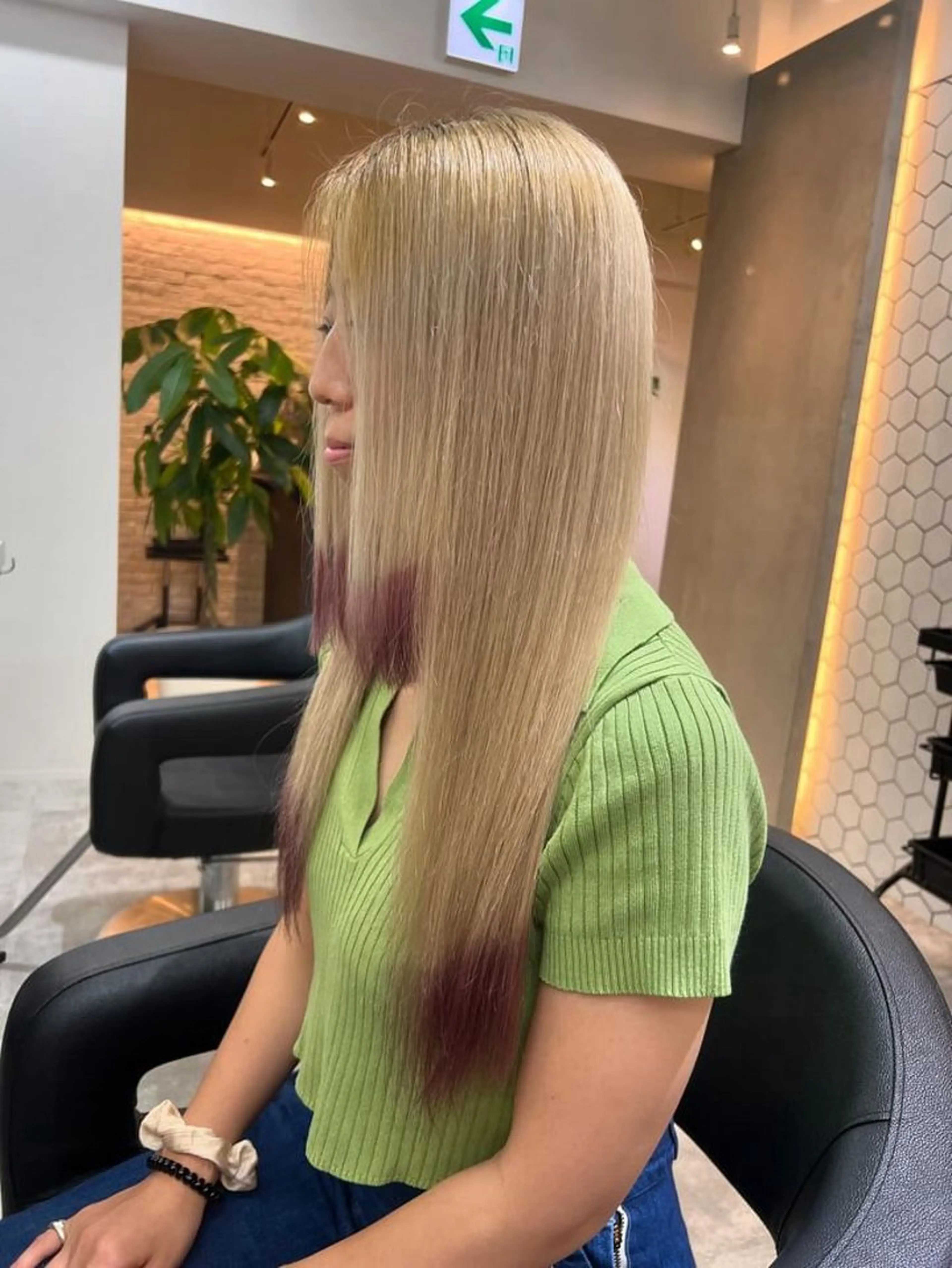 ロング カラー TENSHO レイヤー／ハイトーンのヘアスタイル