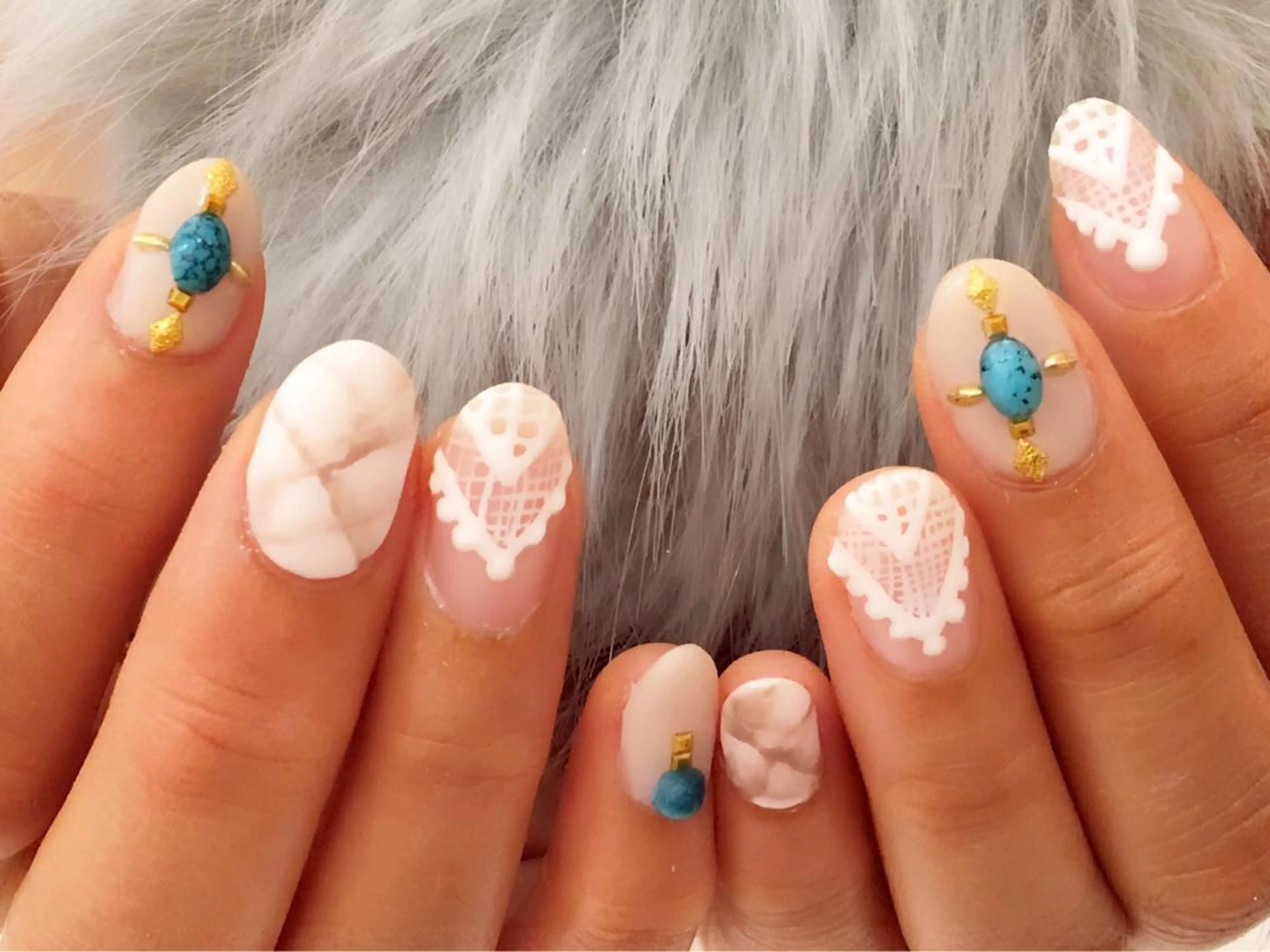 ミディアム カラー ネイル アートネイル ジェルネイル ラメ(グリッター) スカルプネイル ストーンネイル NAILSGOGO shibuyaのネイルデザイン