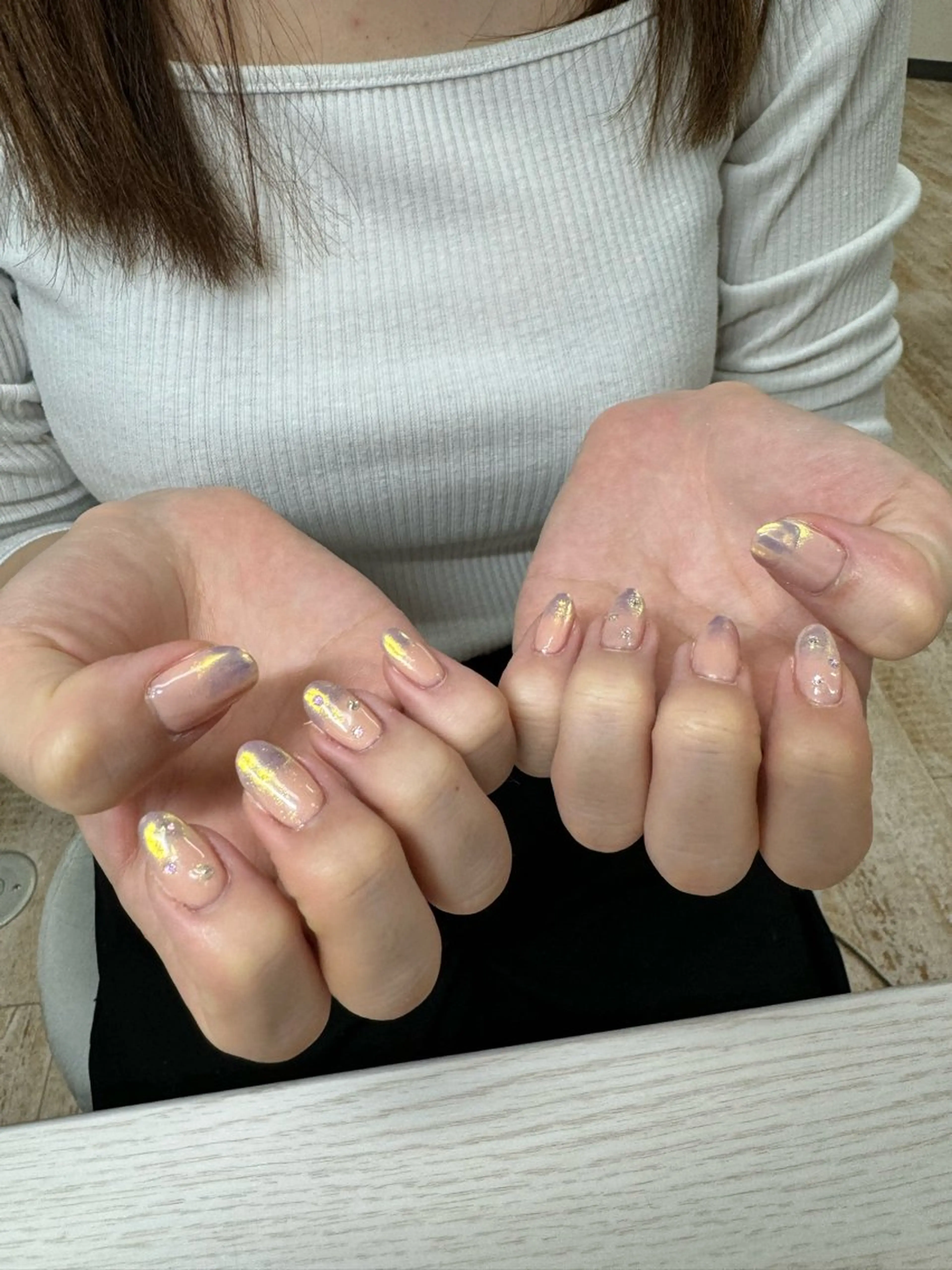 ネイル VENUSBELT 杏のネイルデザイン