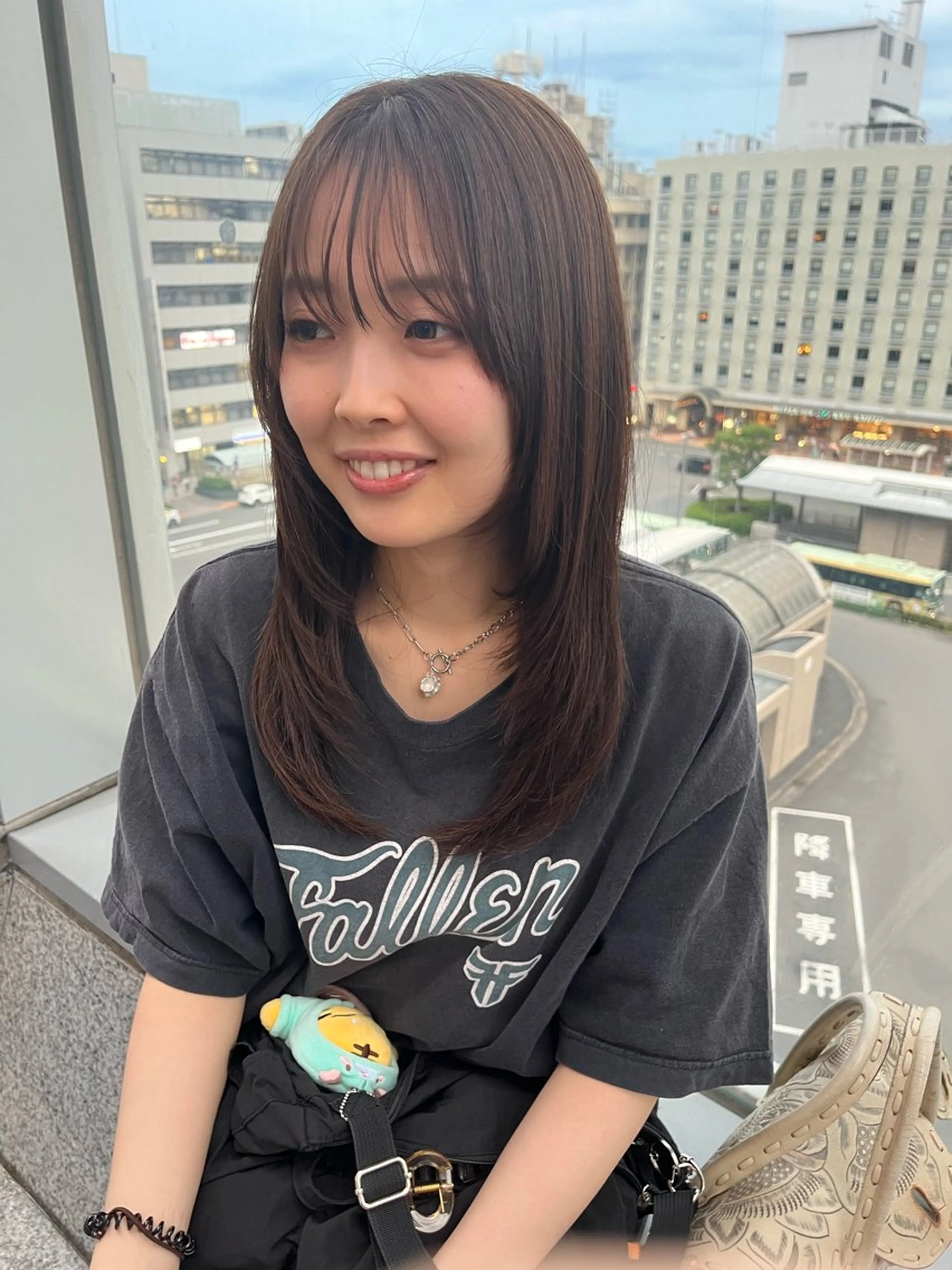 ロング CLOVER新田辺所属・石賀 早紀のヘアスタイル