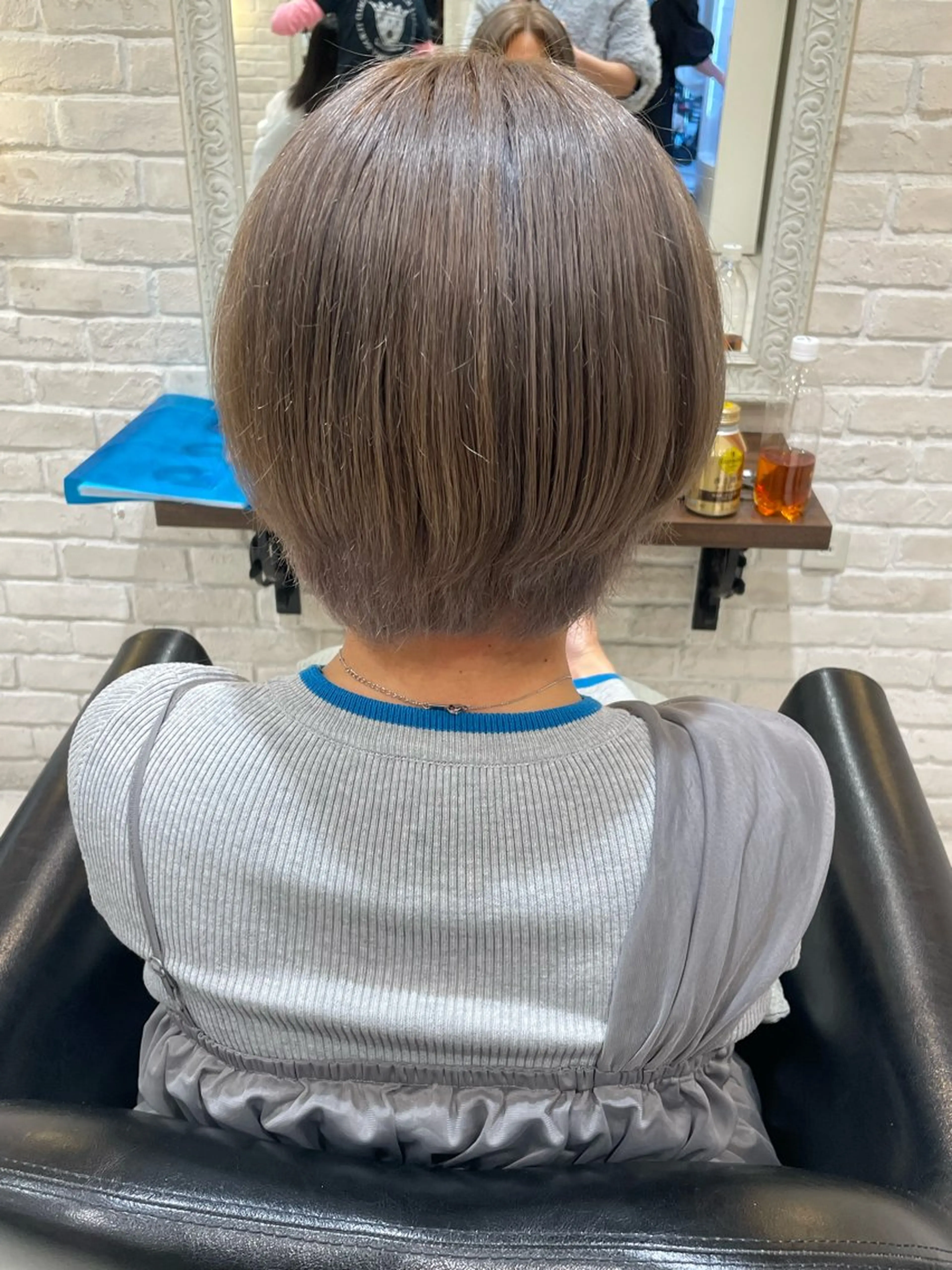 カラー ブリーチ グレージュ 🩵RIKO🩵 透明感カラー🫧のヘアスタイル