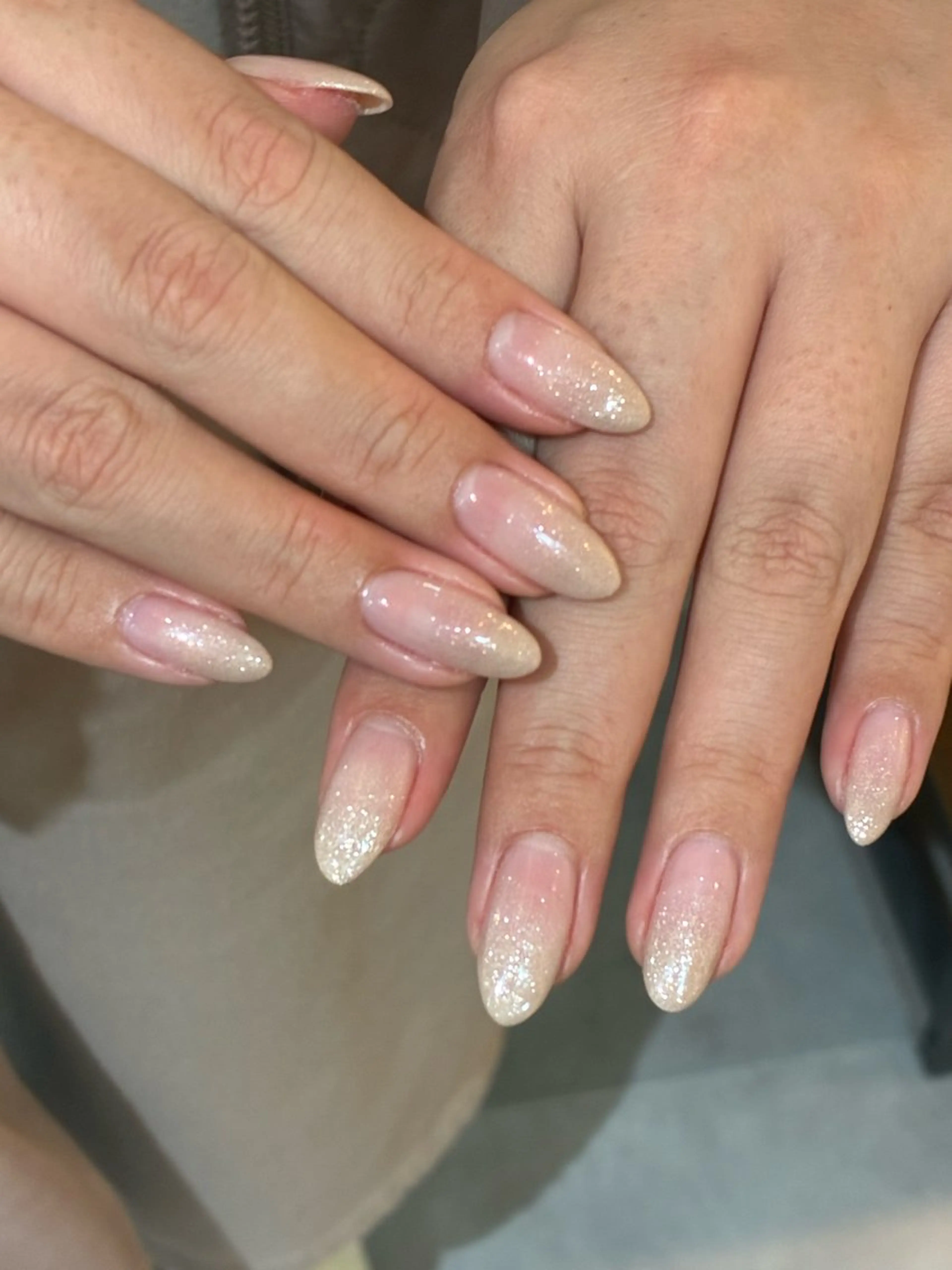 ネイル グラデーション キラキラネイル tiffin Sanaのネイルデザイン