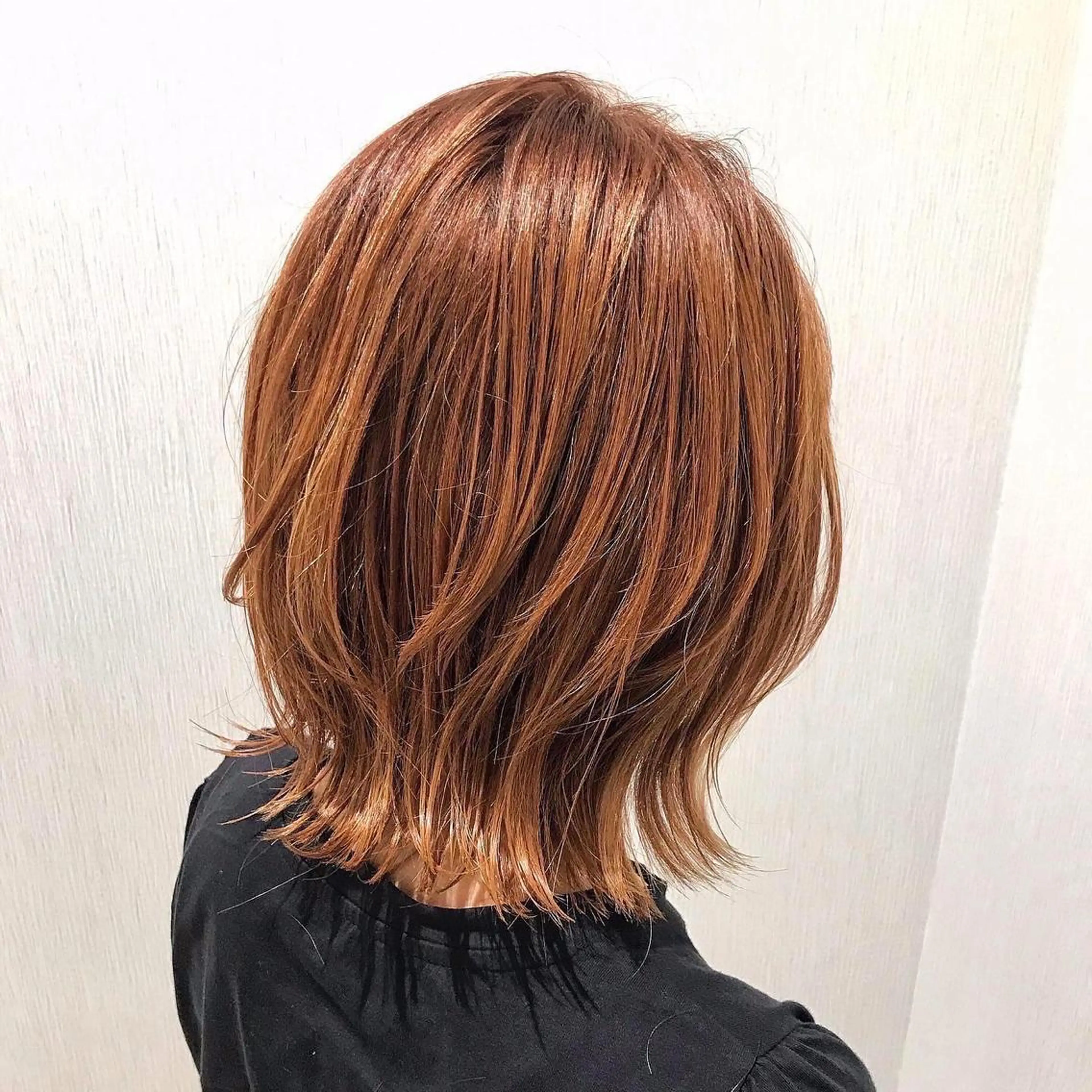 ミディアム カット ヘアカラー ジャスミン　PETZ所属・ショート＆ボブ ヒロシのヘアスタイル