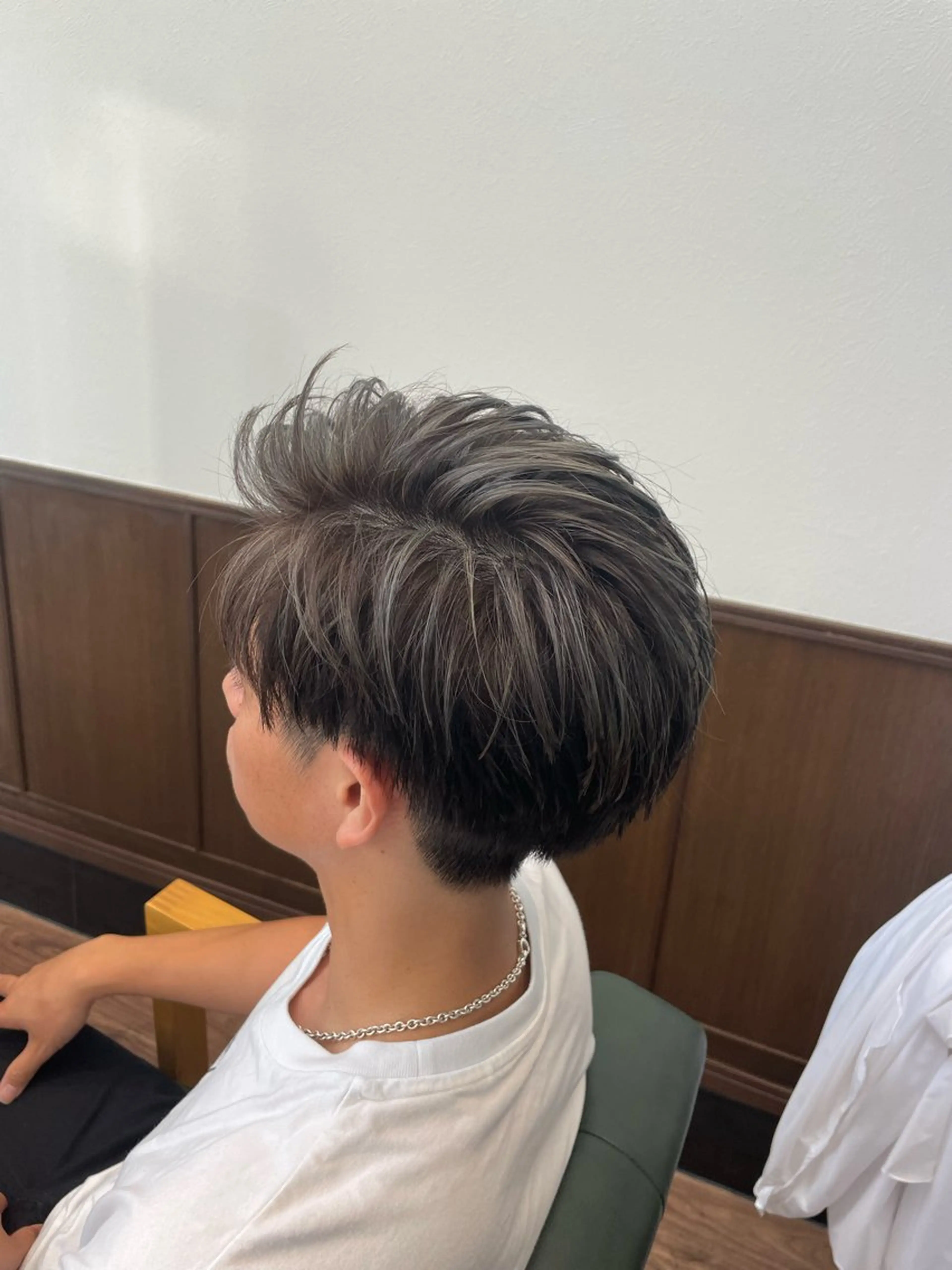 カラー メンズ カット ヘアカラー トリートメント 長屋 裕也のヘアスタイル