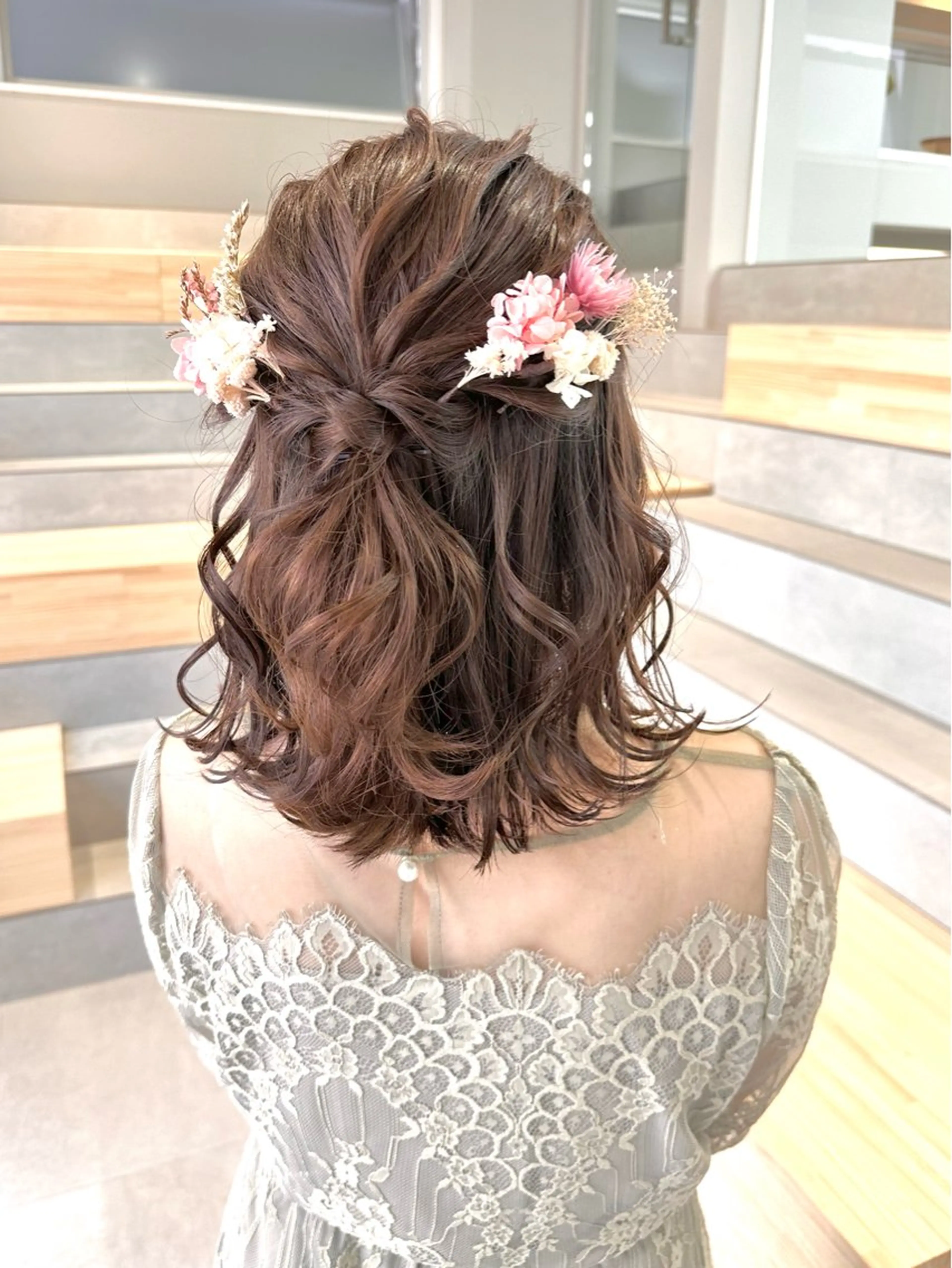 ミディアム ヘアアレンジ ハーフアップ ヘアセット 染谷 遥花のヘアスタイル