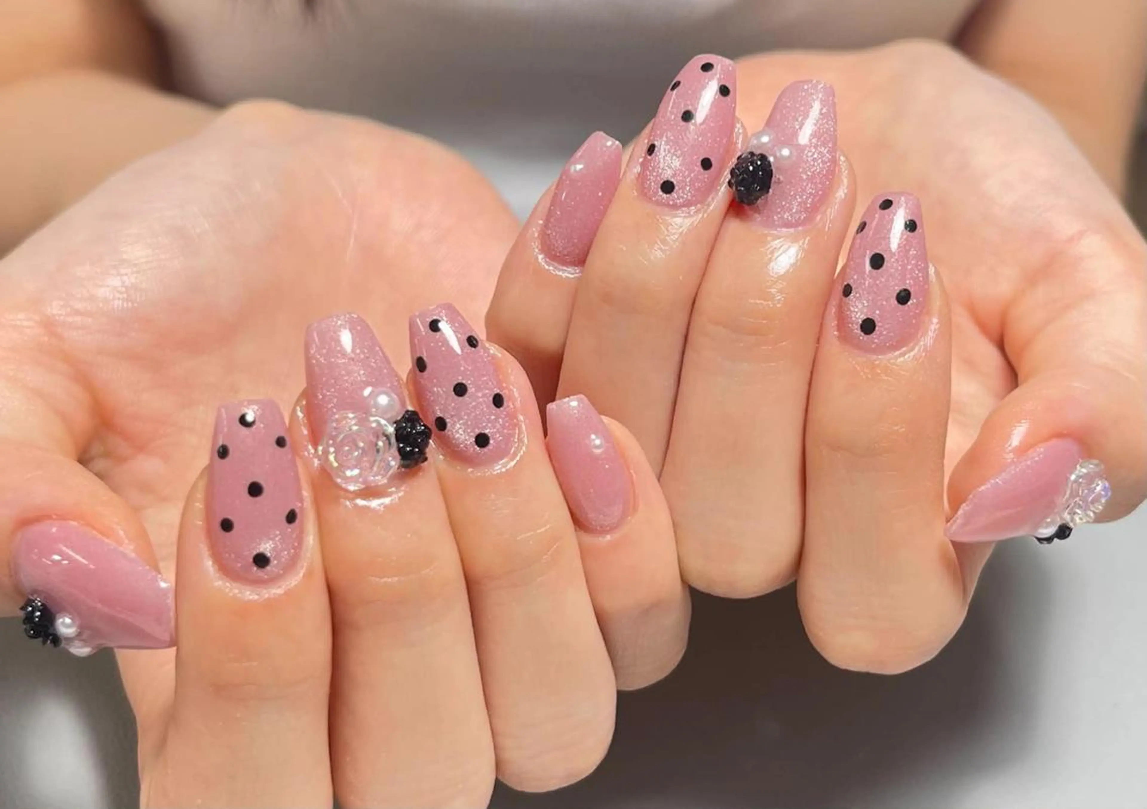 ネイル 長さ出し グラデーション 卒業式 キラキラネイル マグネットネイル ハンドネイル Emi🌸Belle Nail Salonのネイルデザイン