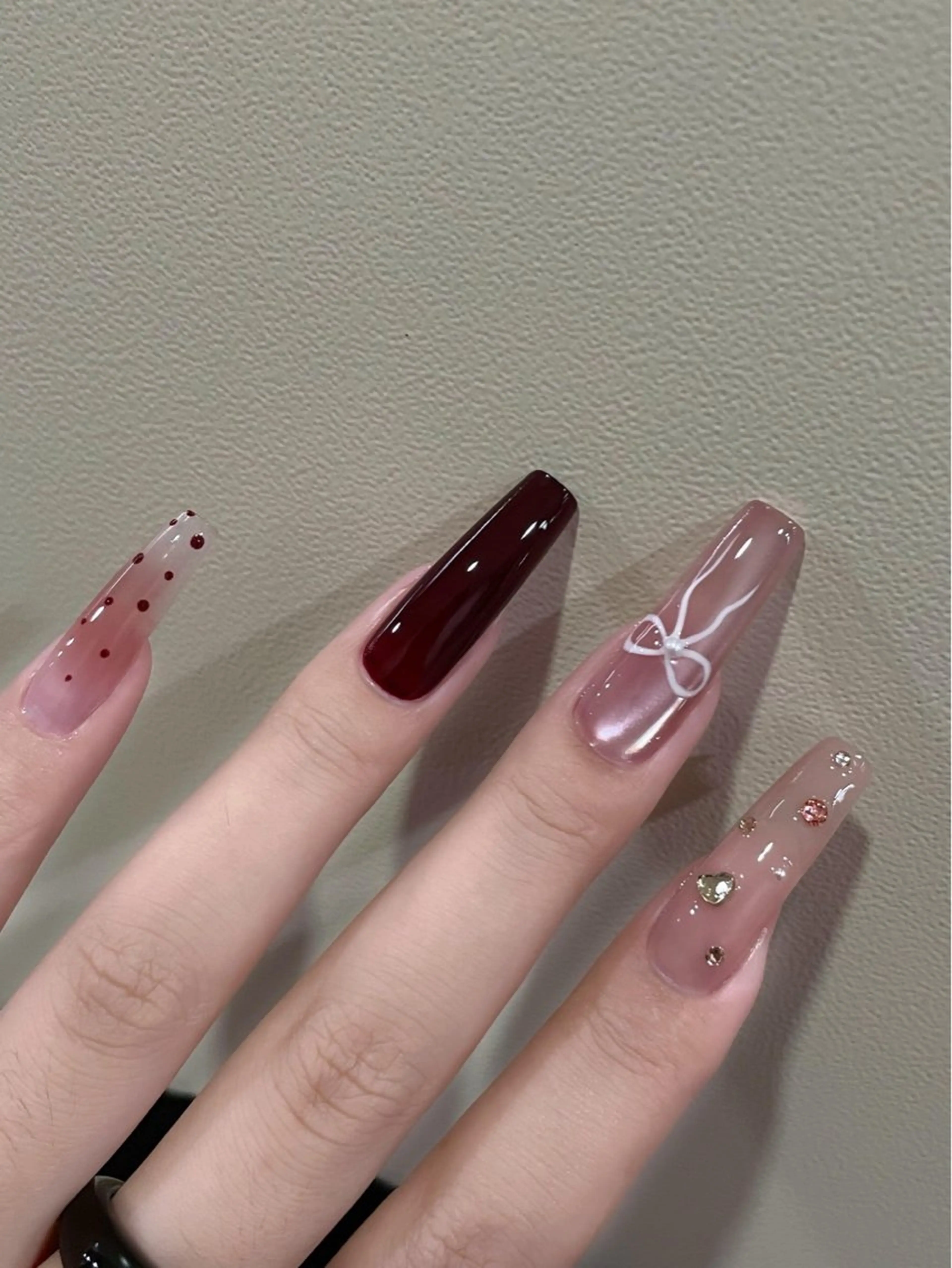 ネイル アートネイル チークネイル フラッシュネイル グラデーション 韓国ネイル ハンドネイル 🌈 Laule'aのネイルデザイン