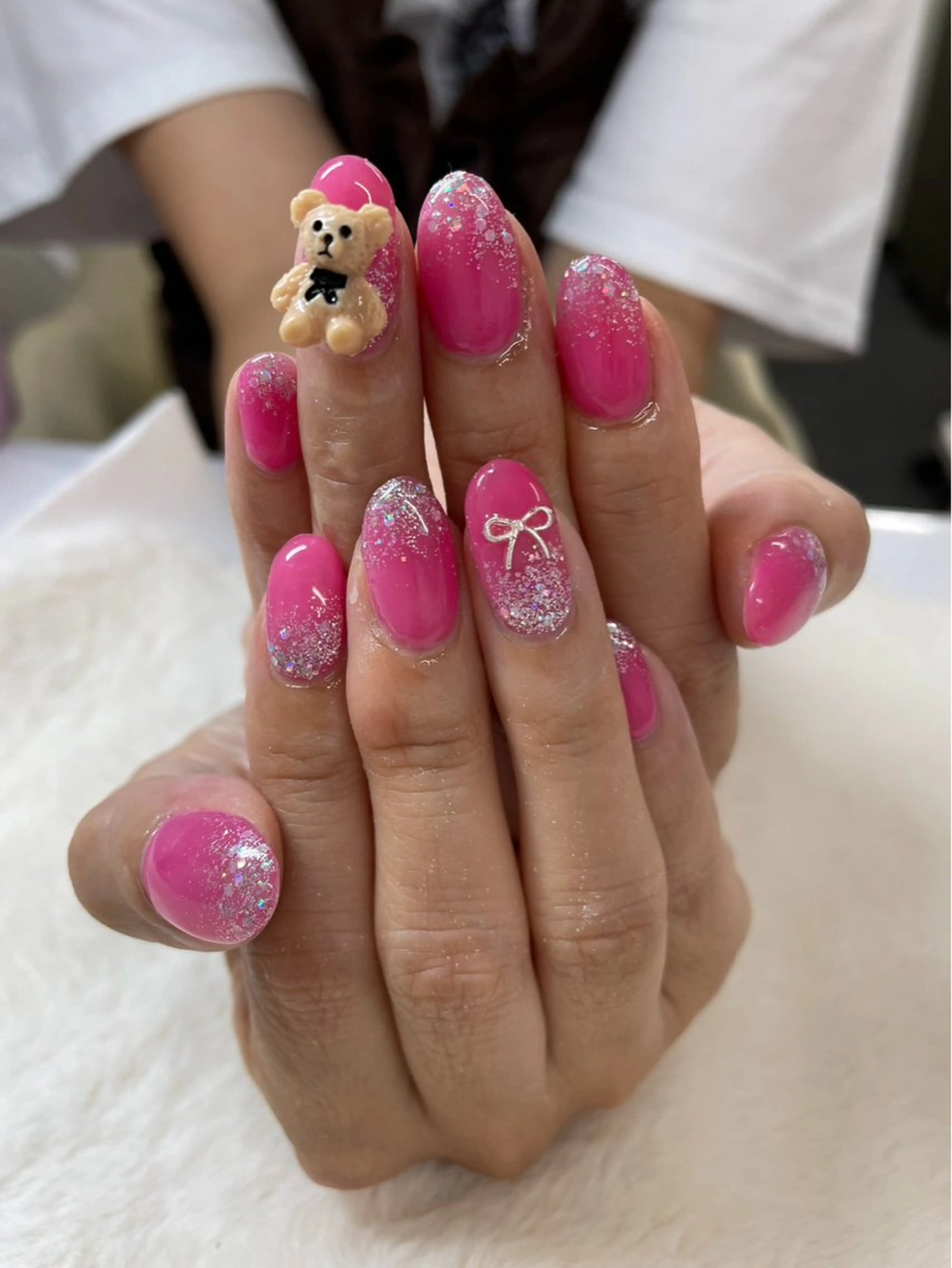 ネイル ガーリー グラデーション ラメ(グリッター) ラメグラデーション ピンク ハンドネイル ハンドケア 心斎橋Salon Epokkuのネイルデザイン