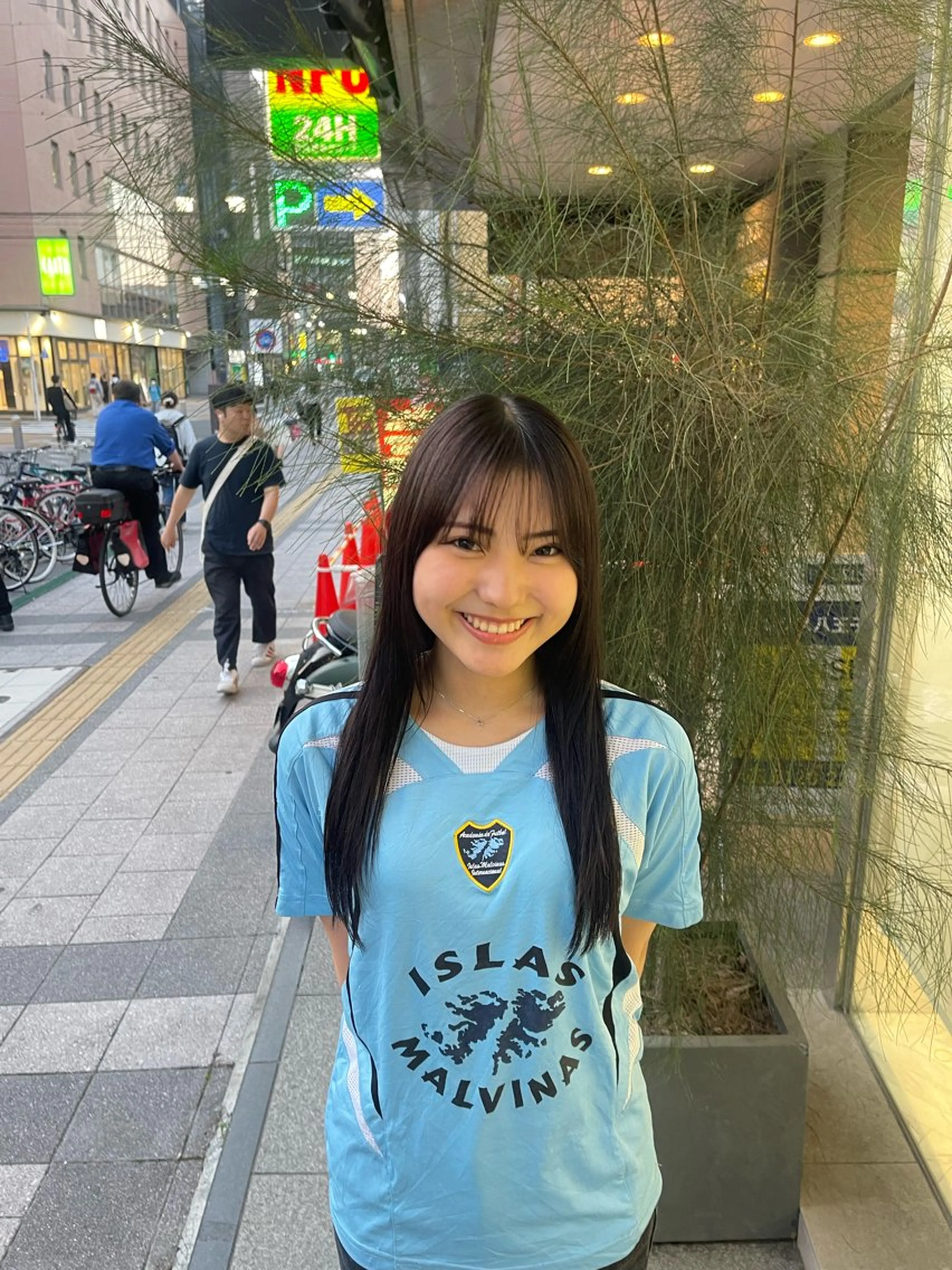 セミロング 顔まわりレイヤー 顔周りカット 髪質改善 レイヤーカット トリートメント ARISA︎ ハイトーン/メンズCのヘアスタイル