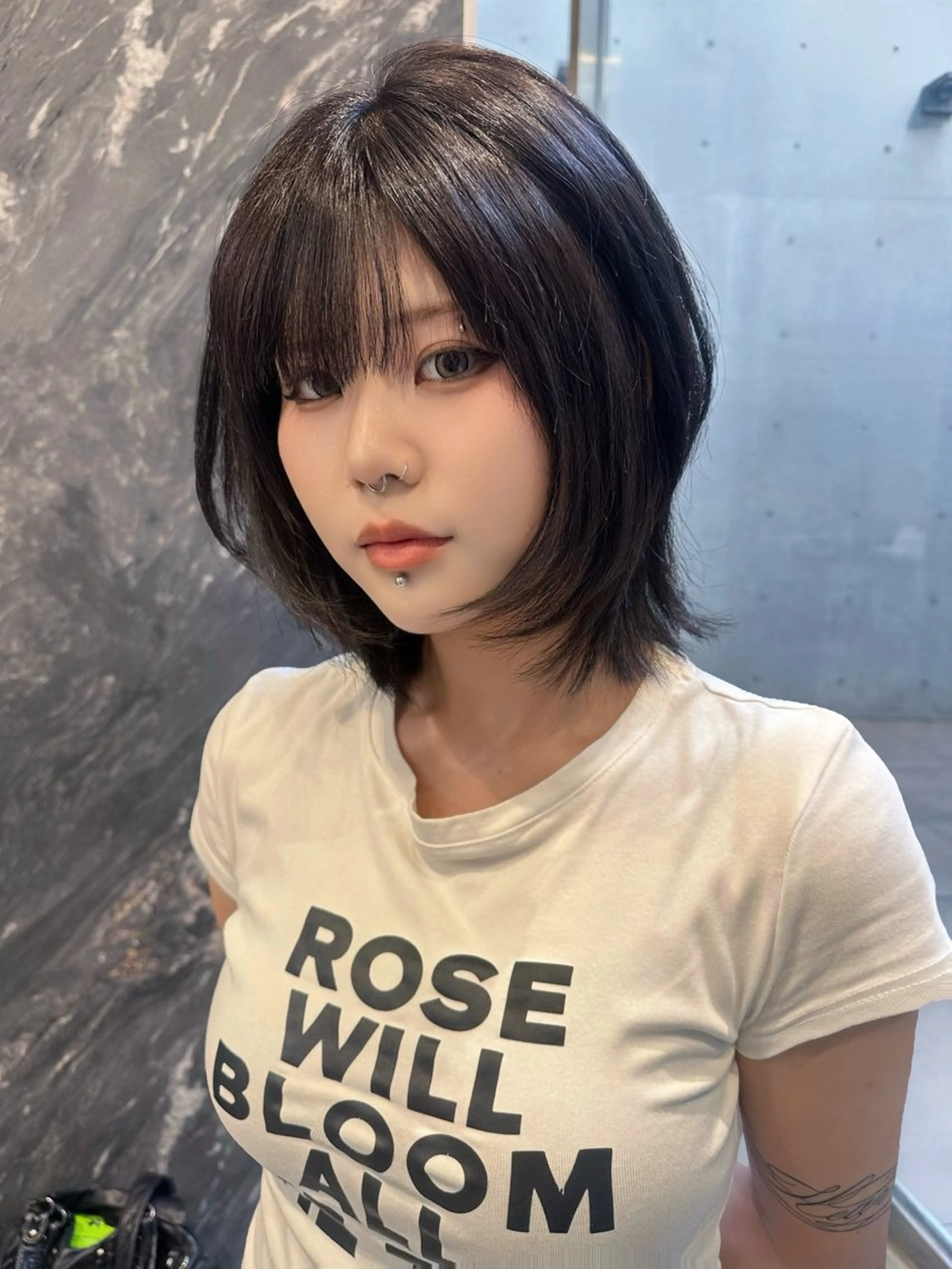 ミディアム カット ヘアカラー トリートメント RiA/レイヤーカッ ト/ハッシュカットのヘアスタイル