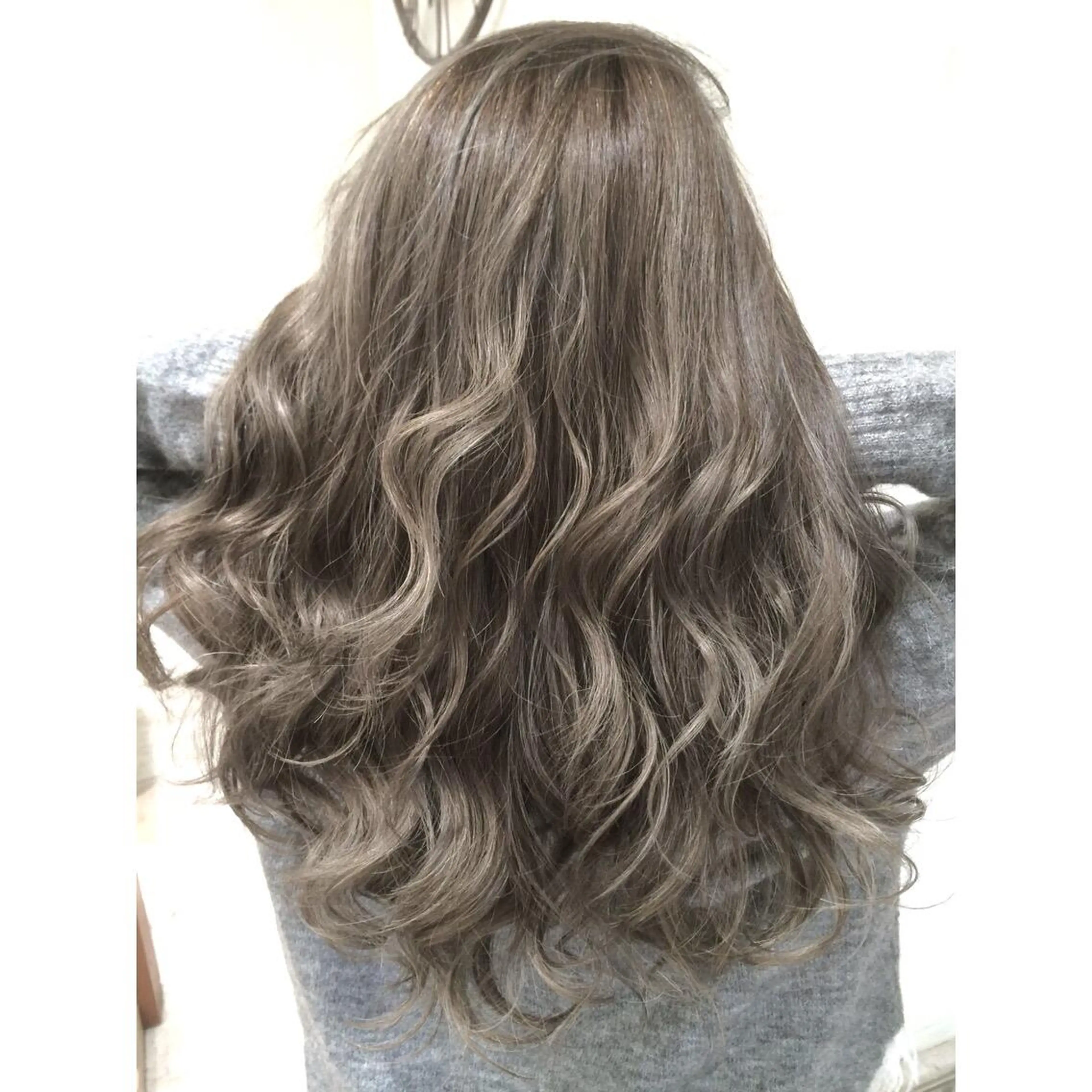 ロング カラー ハイライトカラー 3Dハイライト ハイライト ヘアカラー トリートメント 井上 一平のヘアスタイル