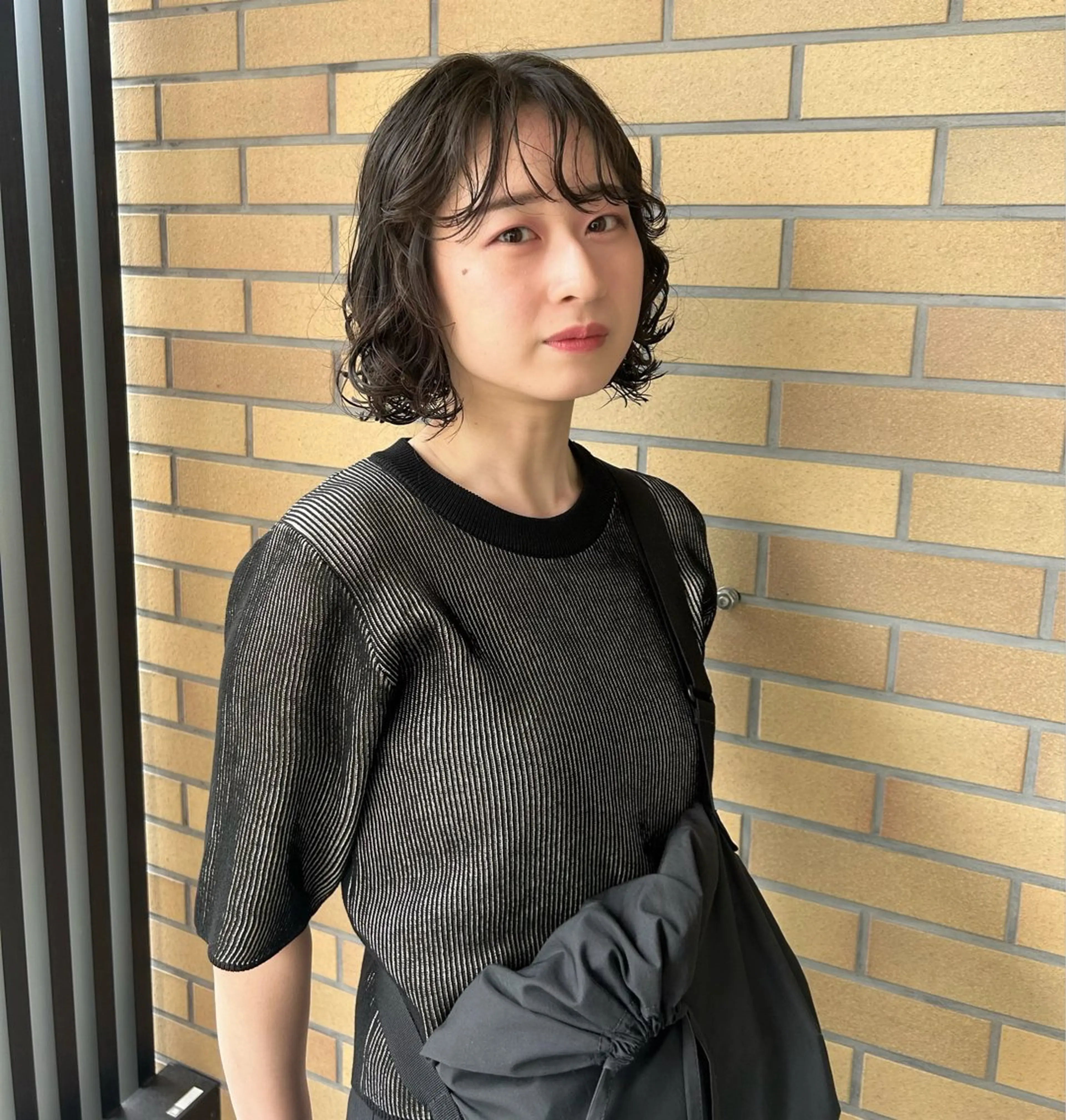 ミディアム カット パーマ en⁺　trust所属・山口 麗音のヘアスタイル