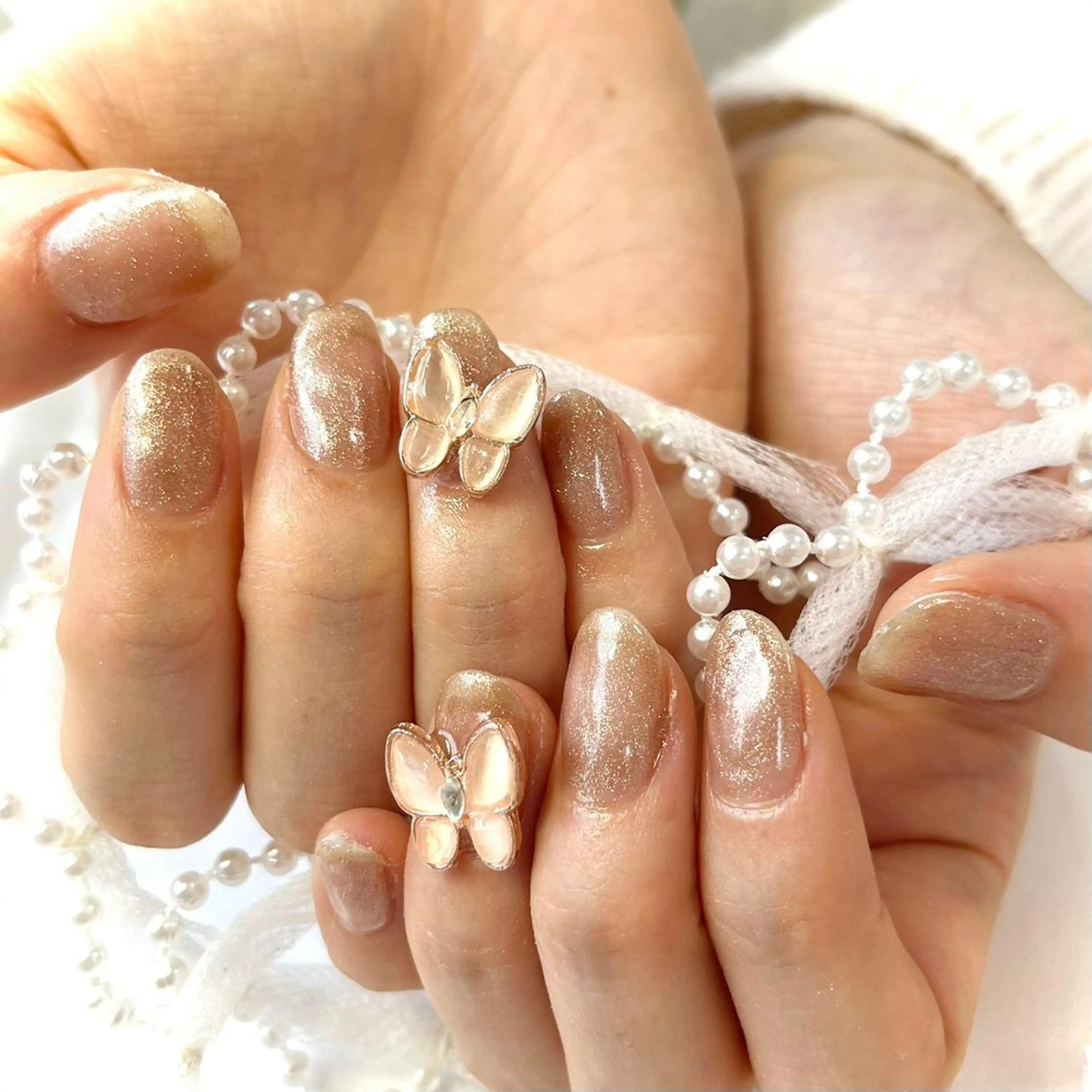 ネイル 氷ネイル・うるうるネイル キラキラネイル 韓国ネイル ラメ(グリッター) ワンホンネイル ハンドネイル 韓国ネイルサロン Miuのネイルデザイン