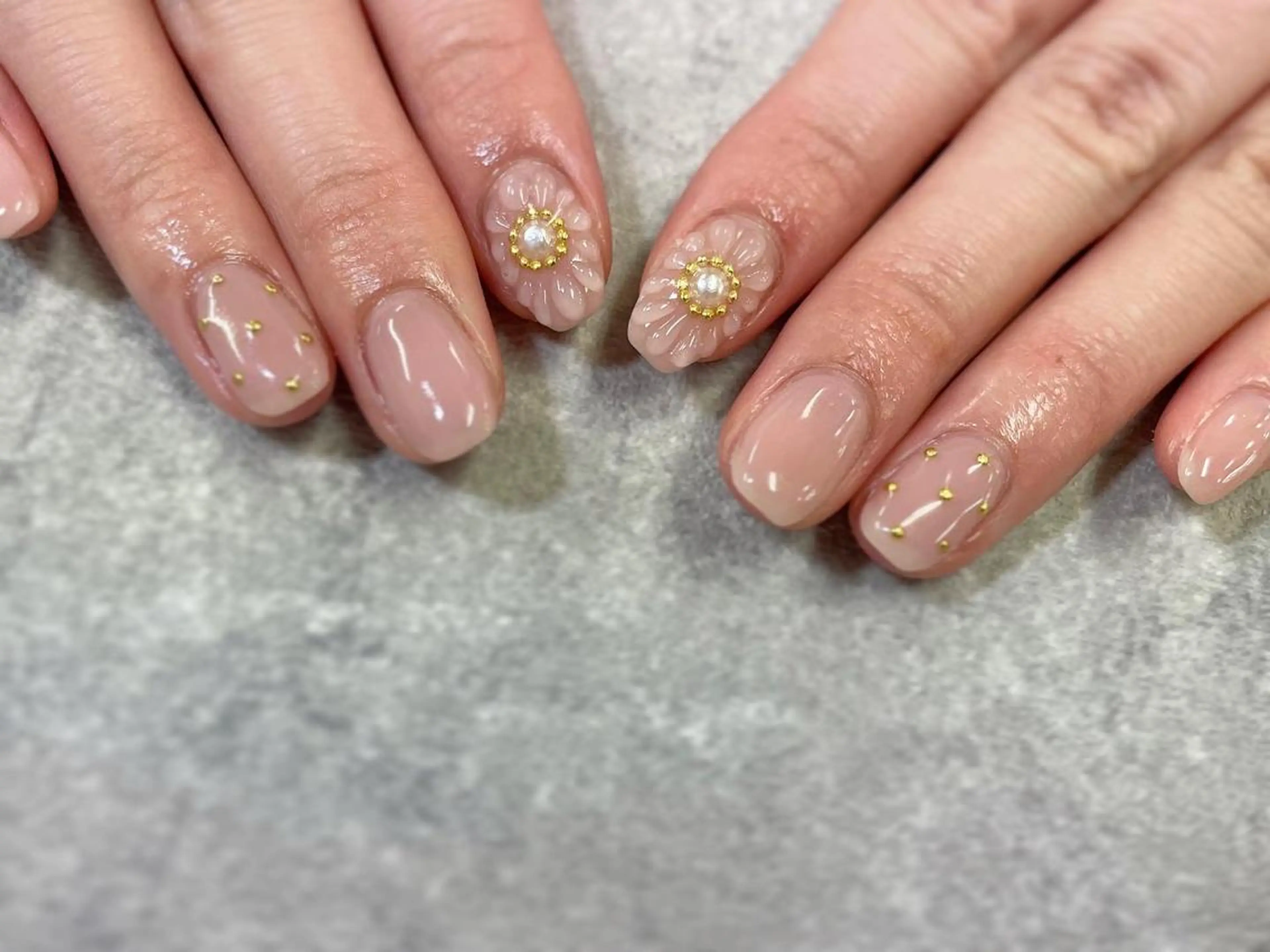 ネイル ドット フラワーネイル ピンク ぷっくりネイル ハンドネイル foglia❁﻿. ⌇﻿imamuraのネイルデザイン