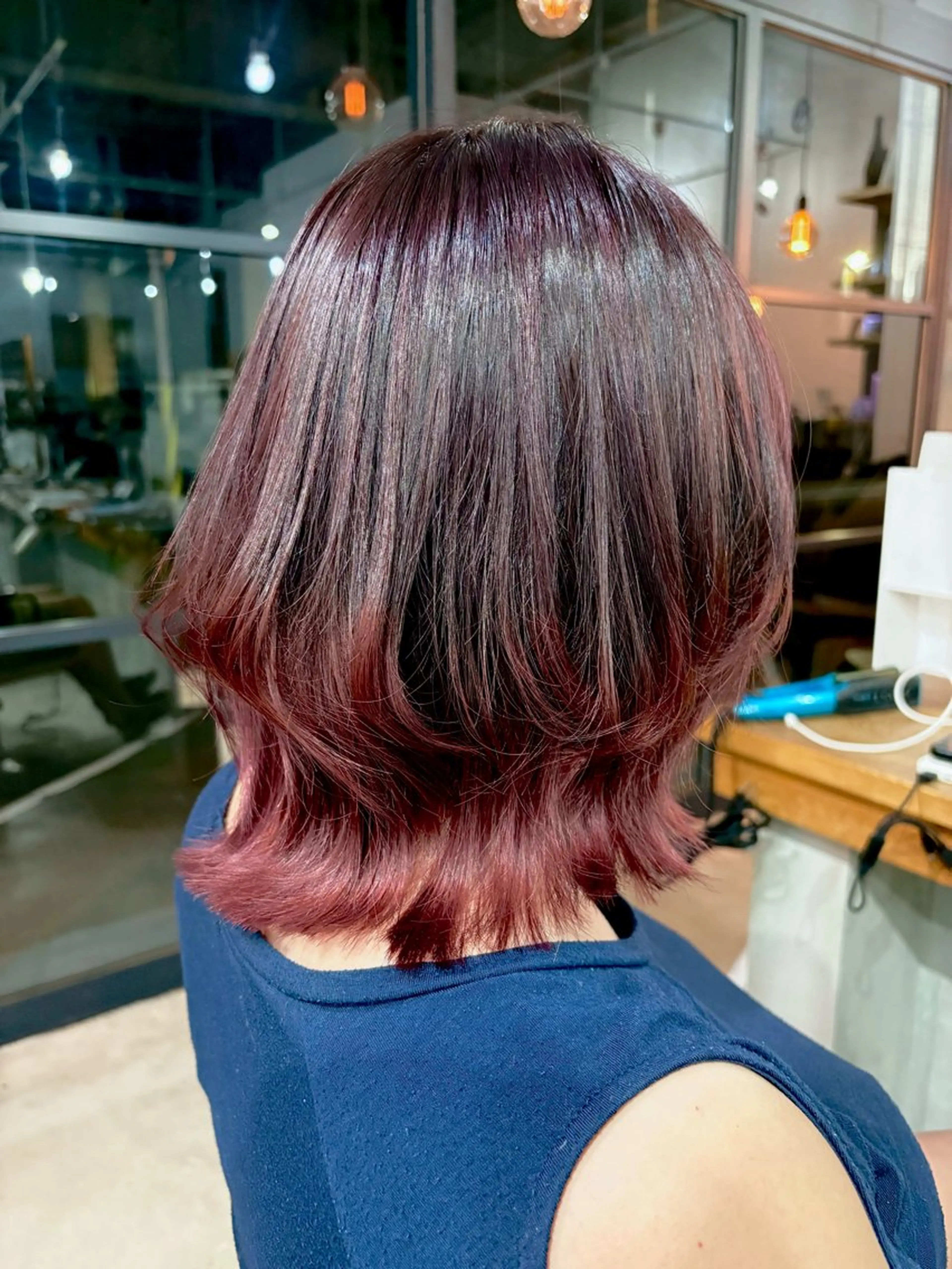 ミディアム レイヤーカット ATELIER ZIZI川井さくらのヘアスタイル