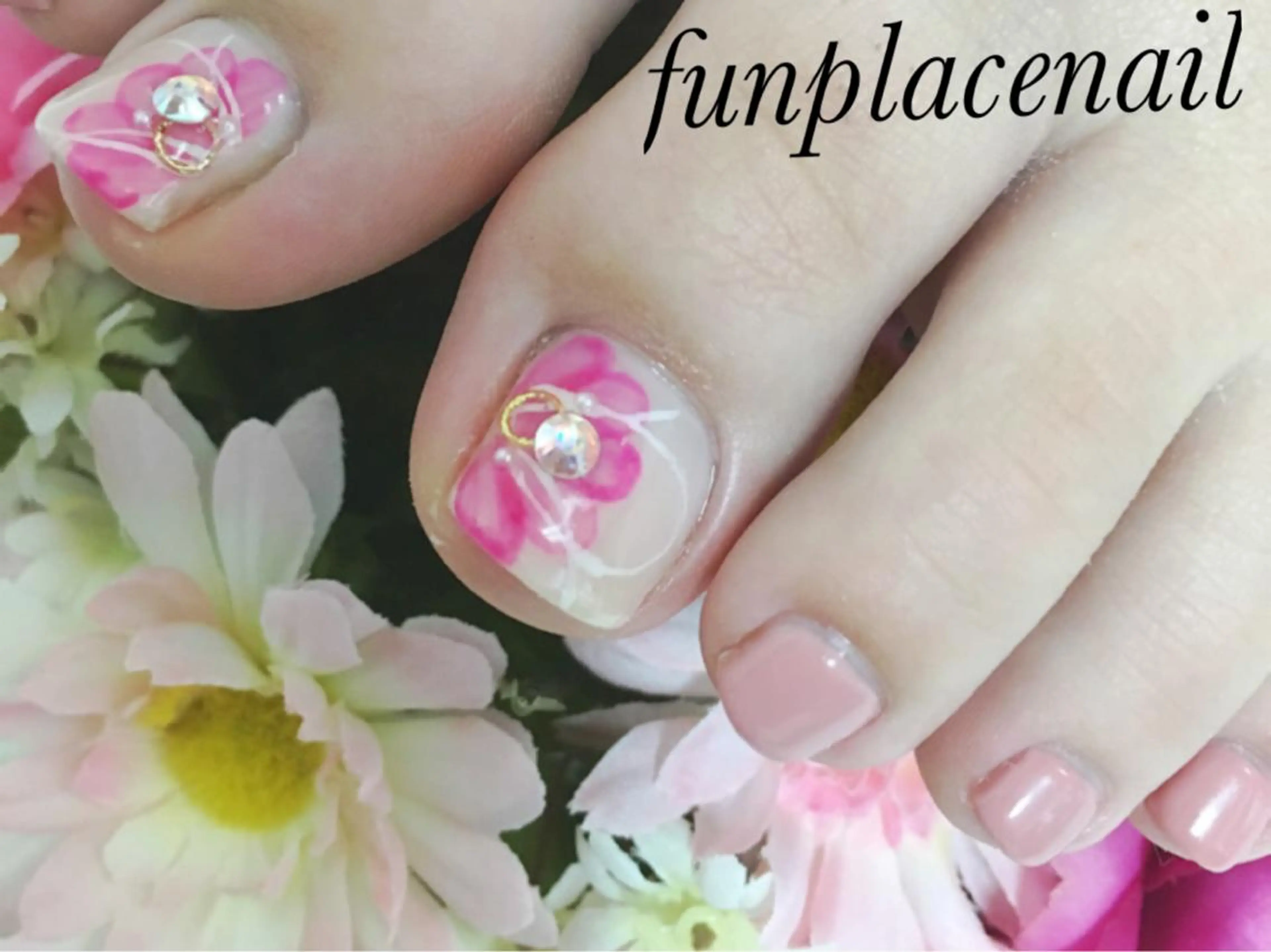 ショート ミディアム セミロング ロング カラー パーマ ヘアアレンジ メンズ キッズ ネイル まつエク アートネイル フットネイル nail salon＆school felice所属・フェリーチェ瑞江店 新山のネイルデザイン