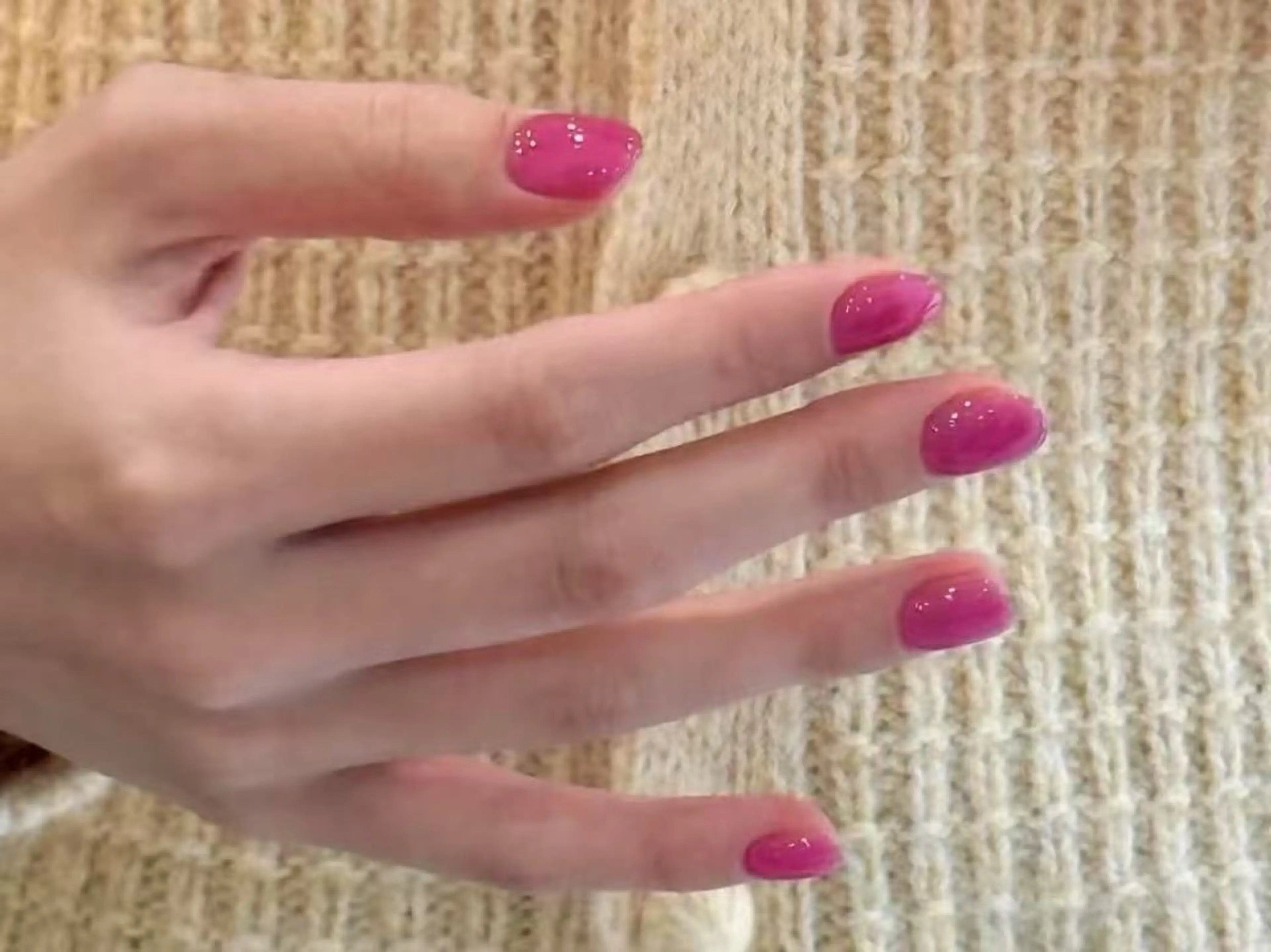 ネイル ワンカラーネイル ピンク シンプルネイル ハンドネイル ハンドケア DarkHoney 池袋店のネイルデザイン