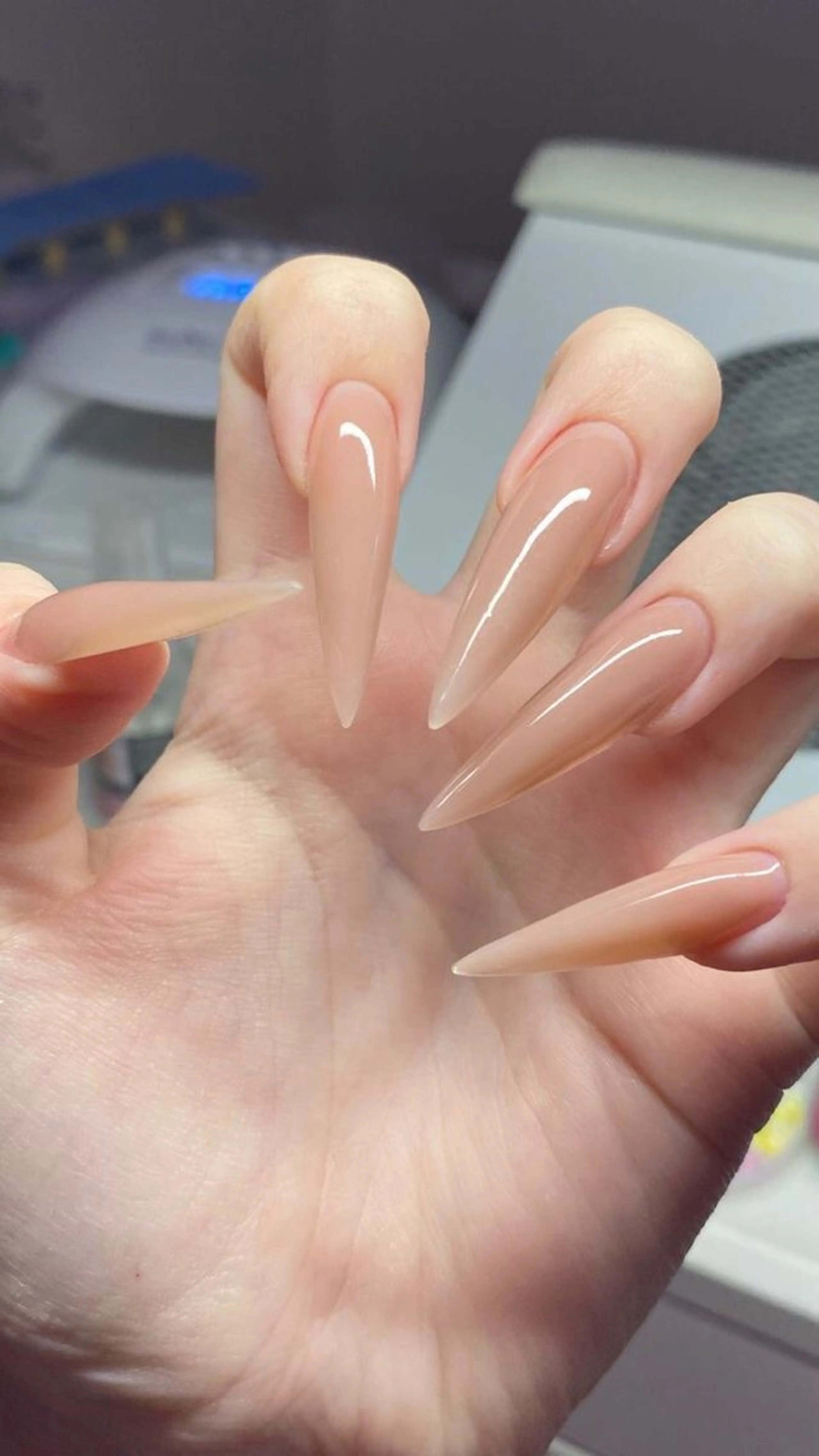 ネイル ハンドネイル FUJI Nail Salon所属・ブイ ティーキムフンのネイルデザイン