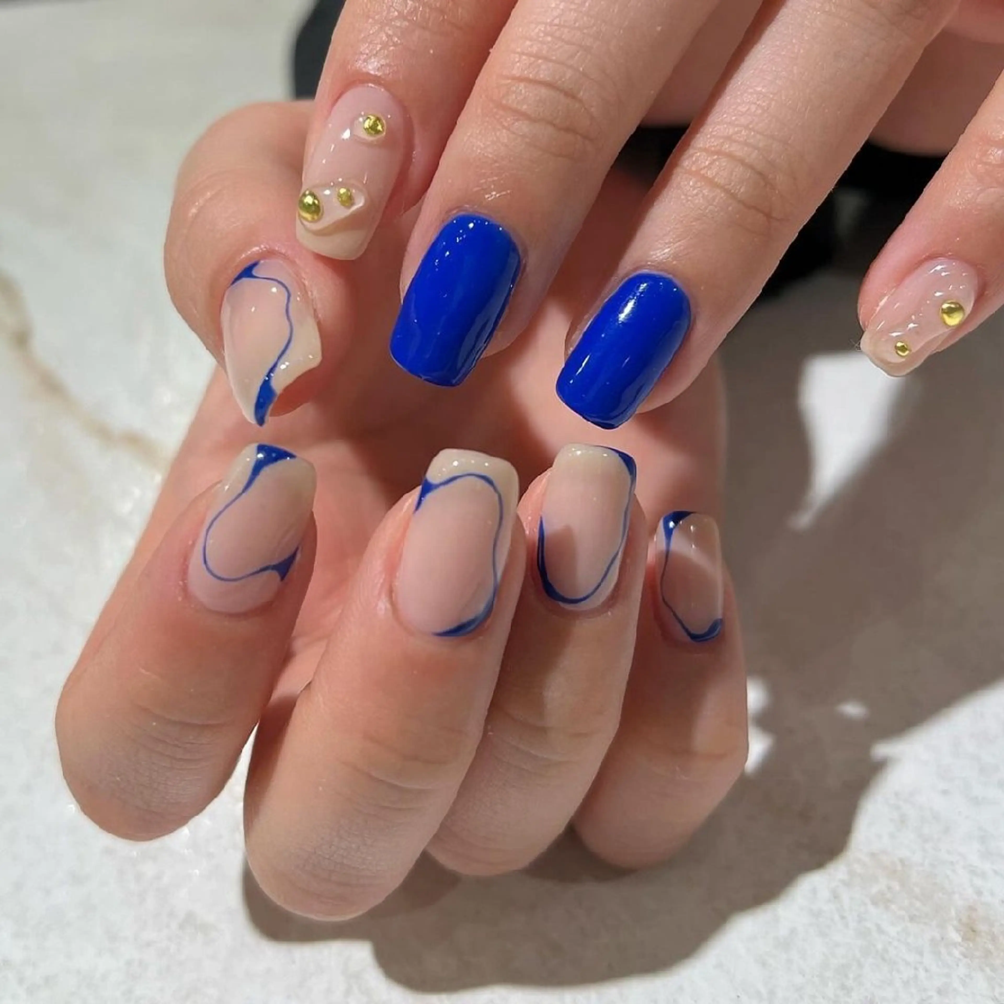 ネイル チークネイル 長さ出し フレンチネイル ジェルネイル キラキラネイル ハンドネイル UM Nail Salonのネイルデザイン