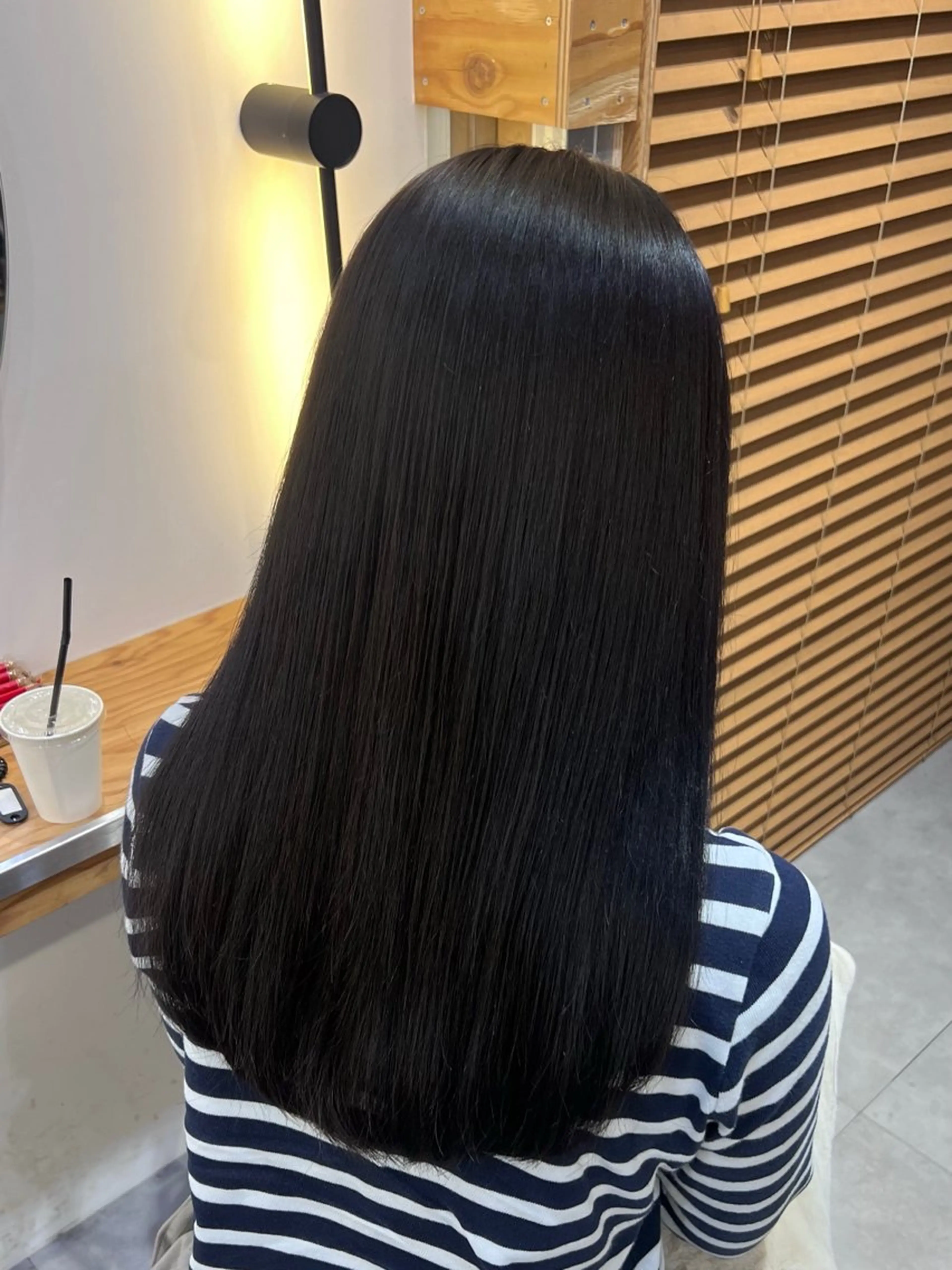 ロング カラー パーマ ベージュカラー 黒髪 ブルーカラー ブルーブラック ブラウンカラー カット ヘアカラー 縮毛矯正 トリートメント ブリーチなし/ ベージュ/akiraのヘアスタイル