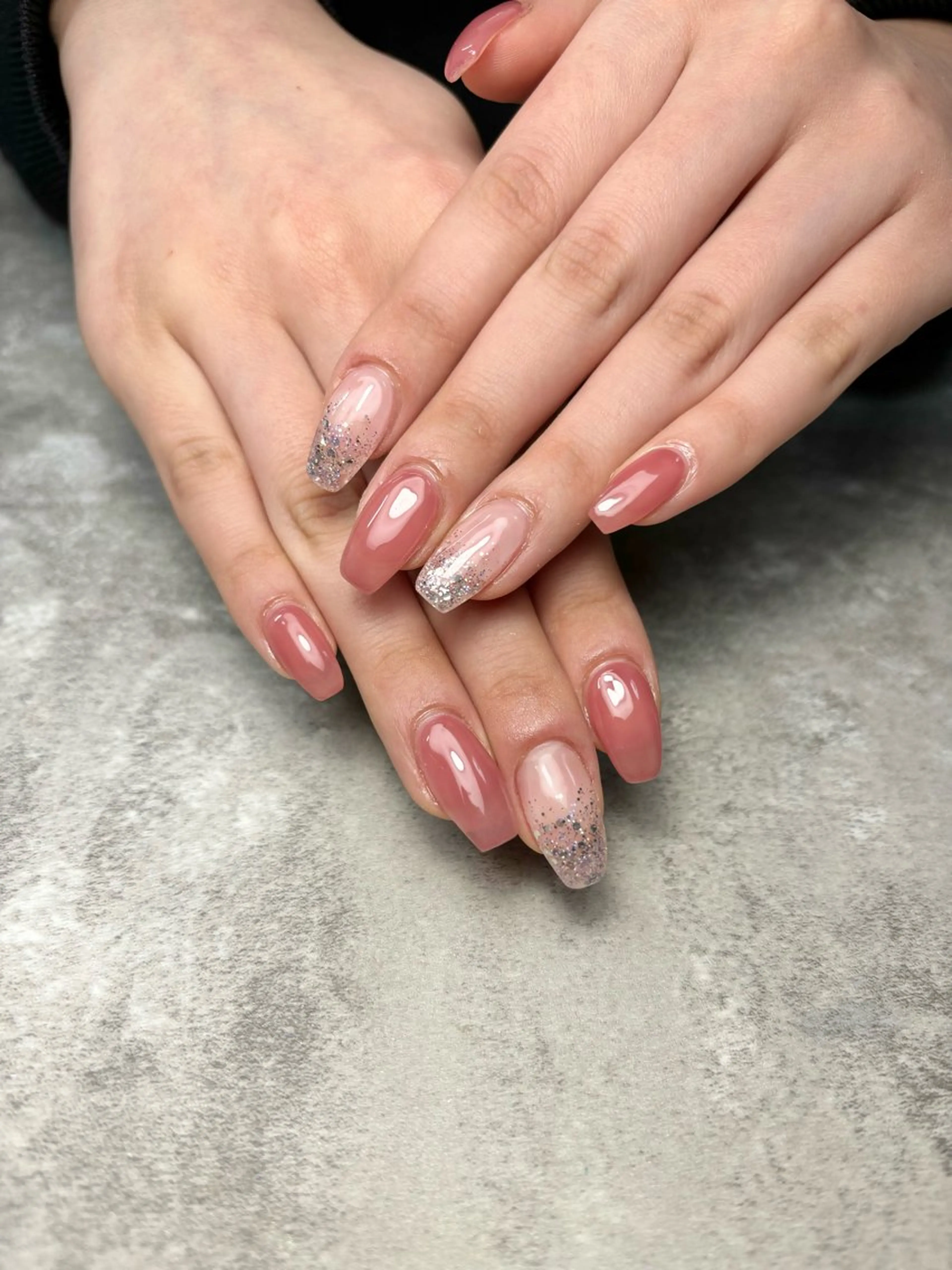 ⌘ジェルワンカラー・ラメグラデーション▼フォルム補正付の写真