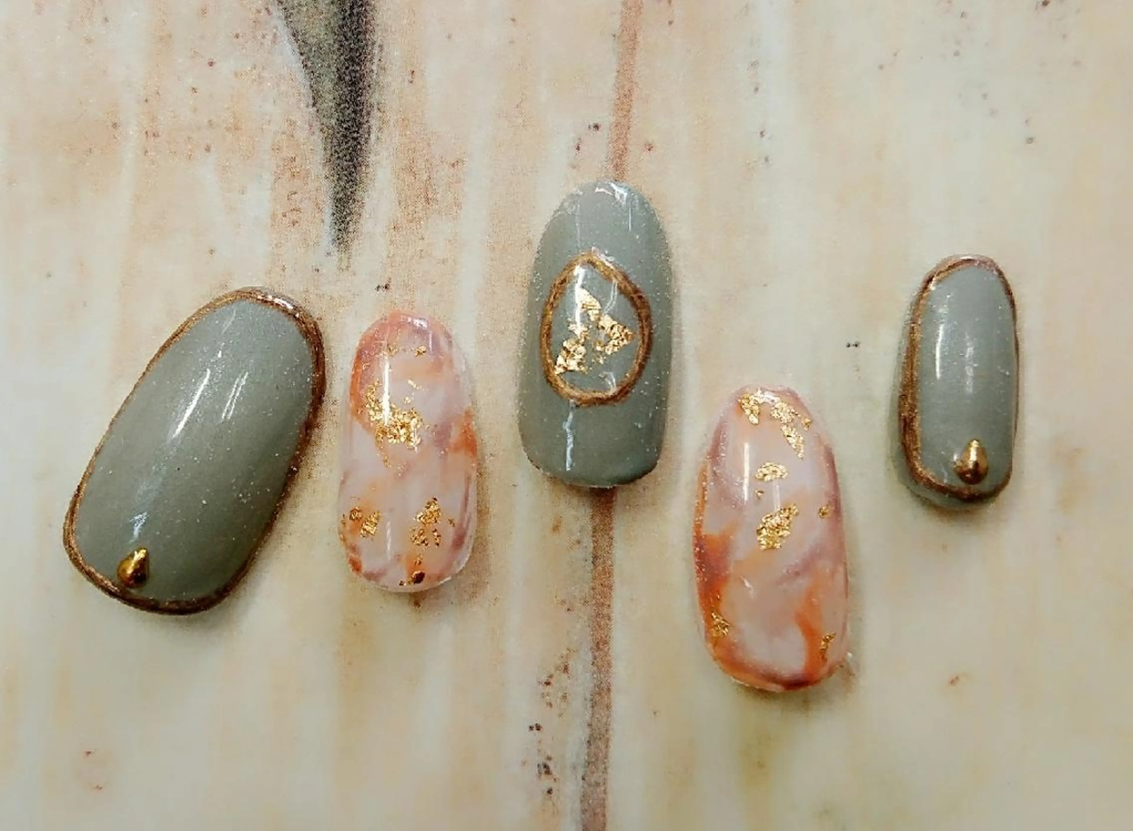 ネイル fujinail(バーバーフジノ)所属・藤野 智美のネイルデザイン