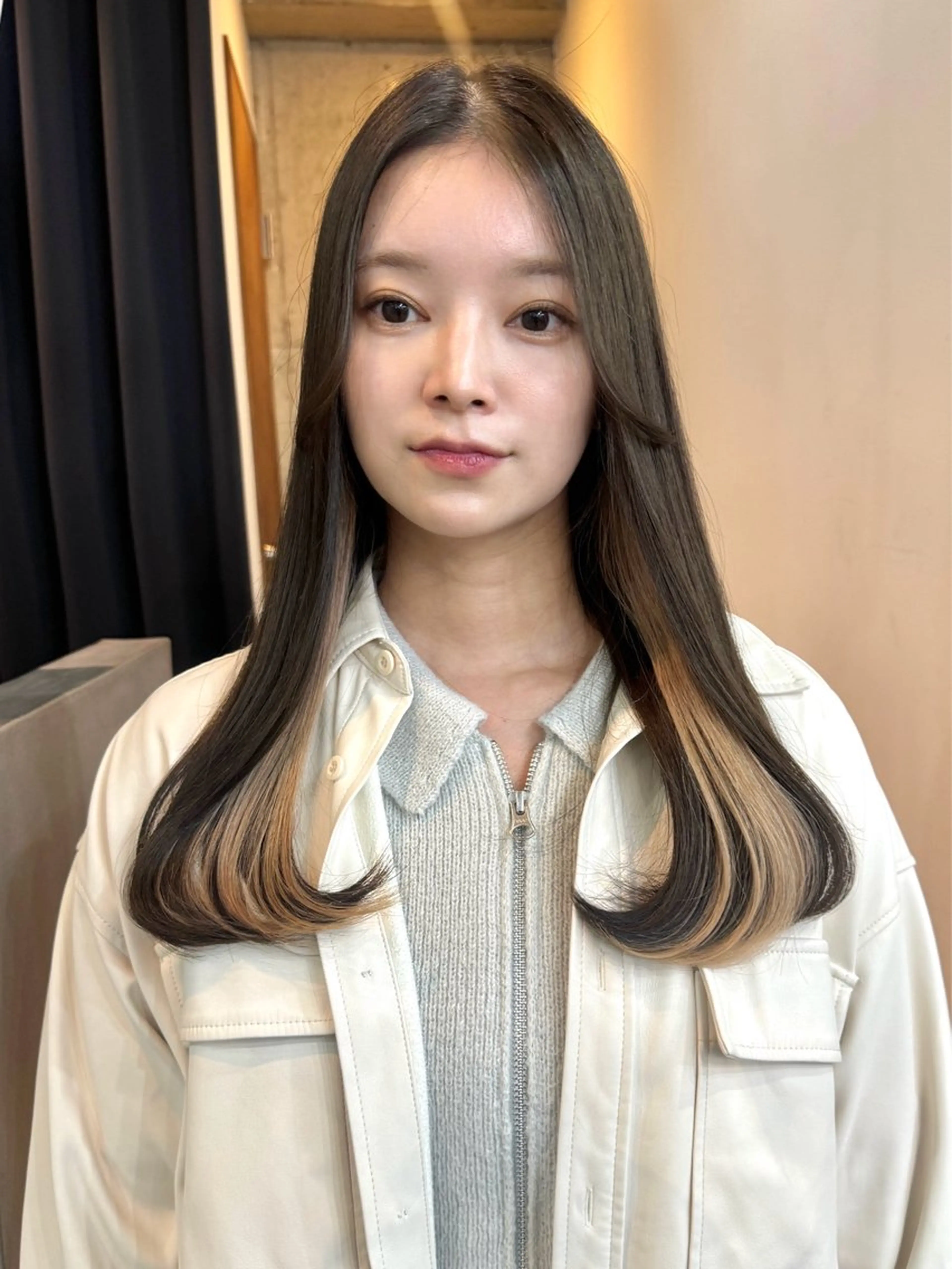 ロング カラー ヘアカラー 切りっぱなしボブ/ ブリーチカラー/大塚のヘアスタイル