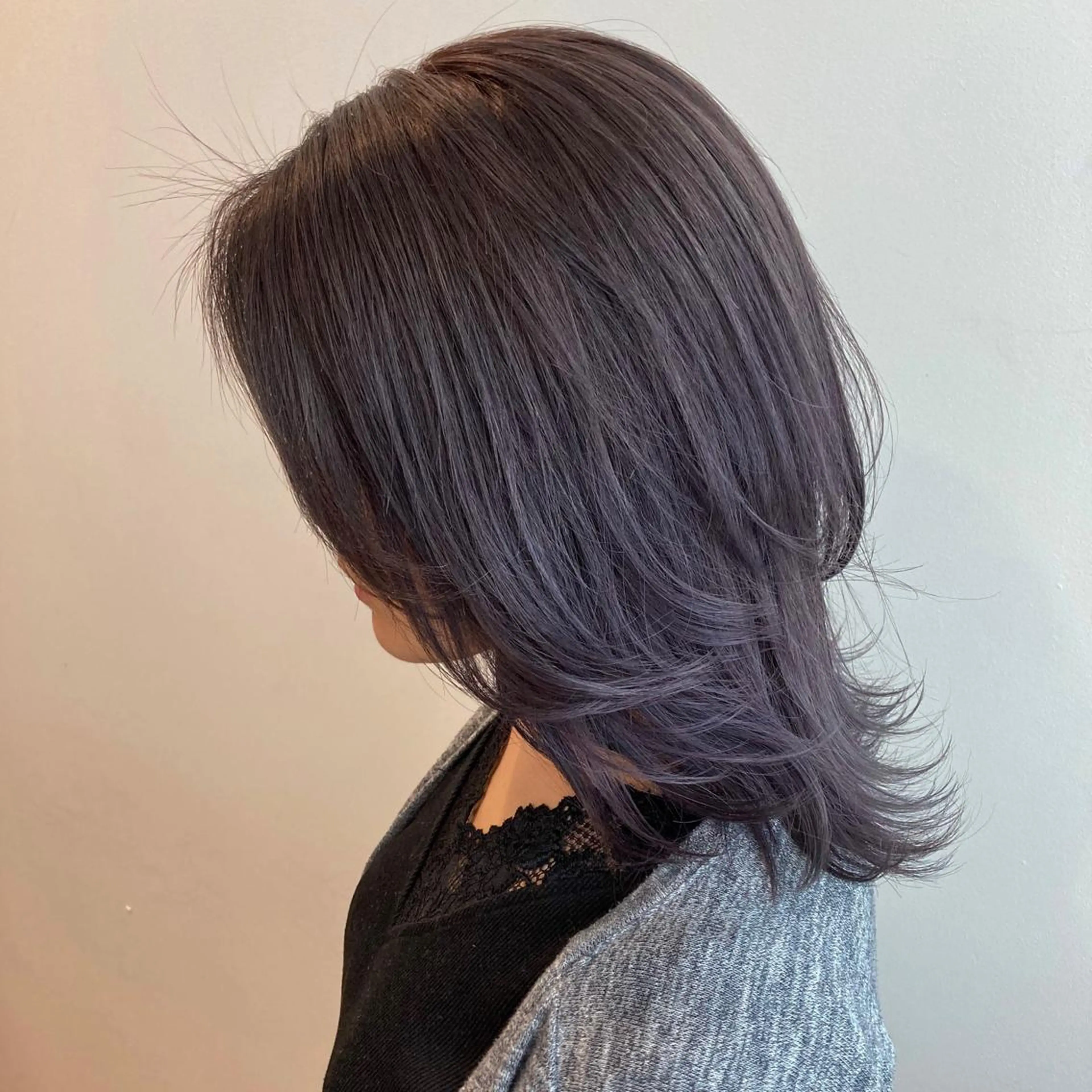 ミディアム 尾籠 美幸 (オゴモリ ミユキ)のヘアスタイル