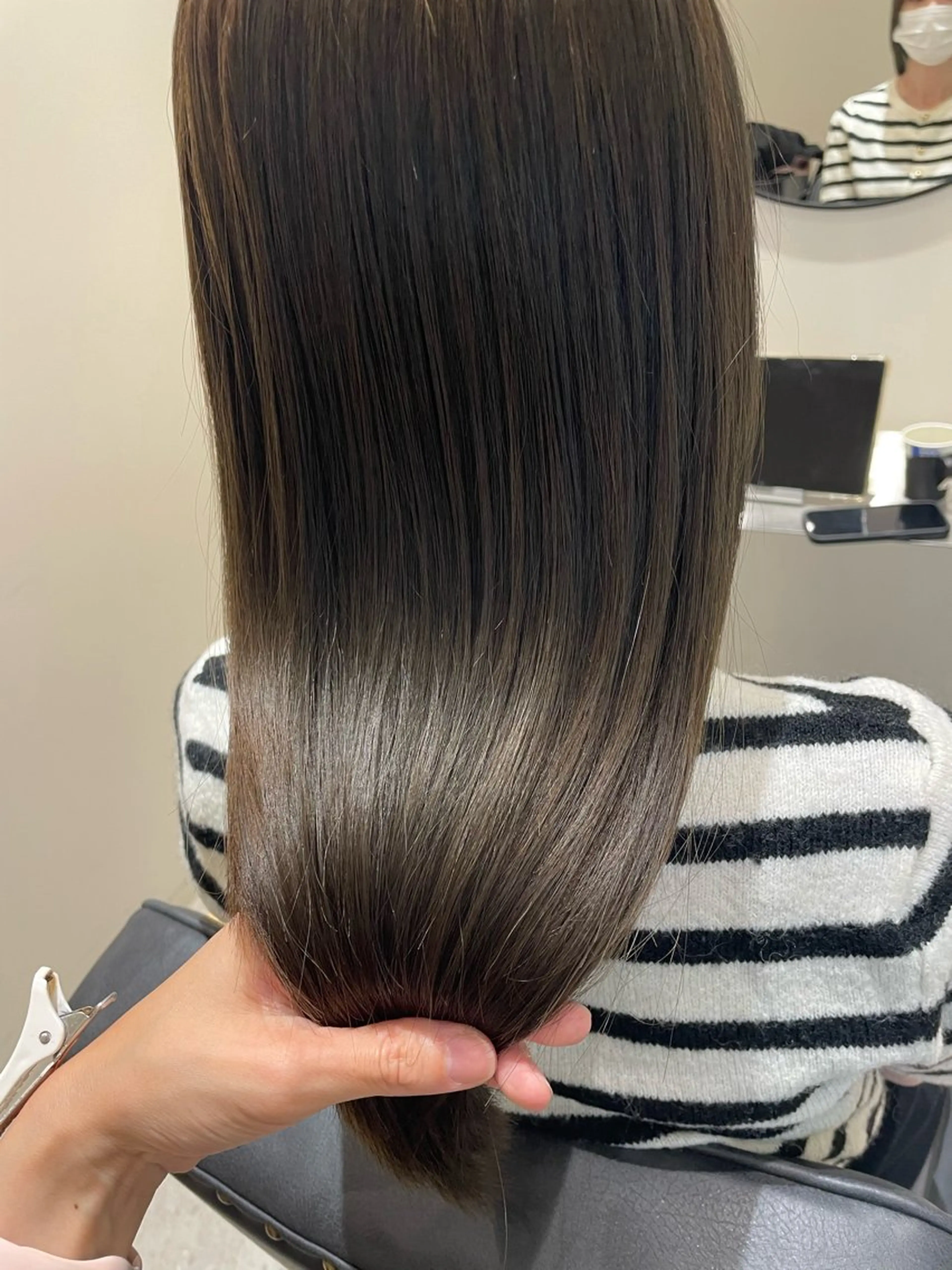 セミロング カラー アッシュ アッシュグレー アッシュグレージュ 透明感カラー グレージュ カット ヘアカラー トリートメント 透明感カラー💐 スズキ　カホのヘアスタイル