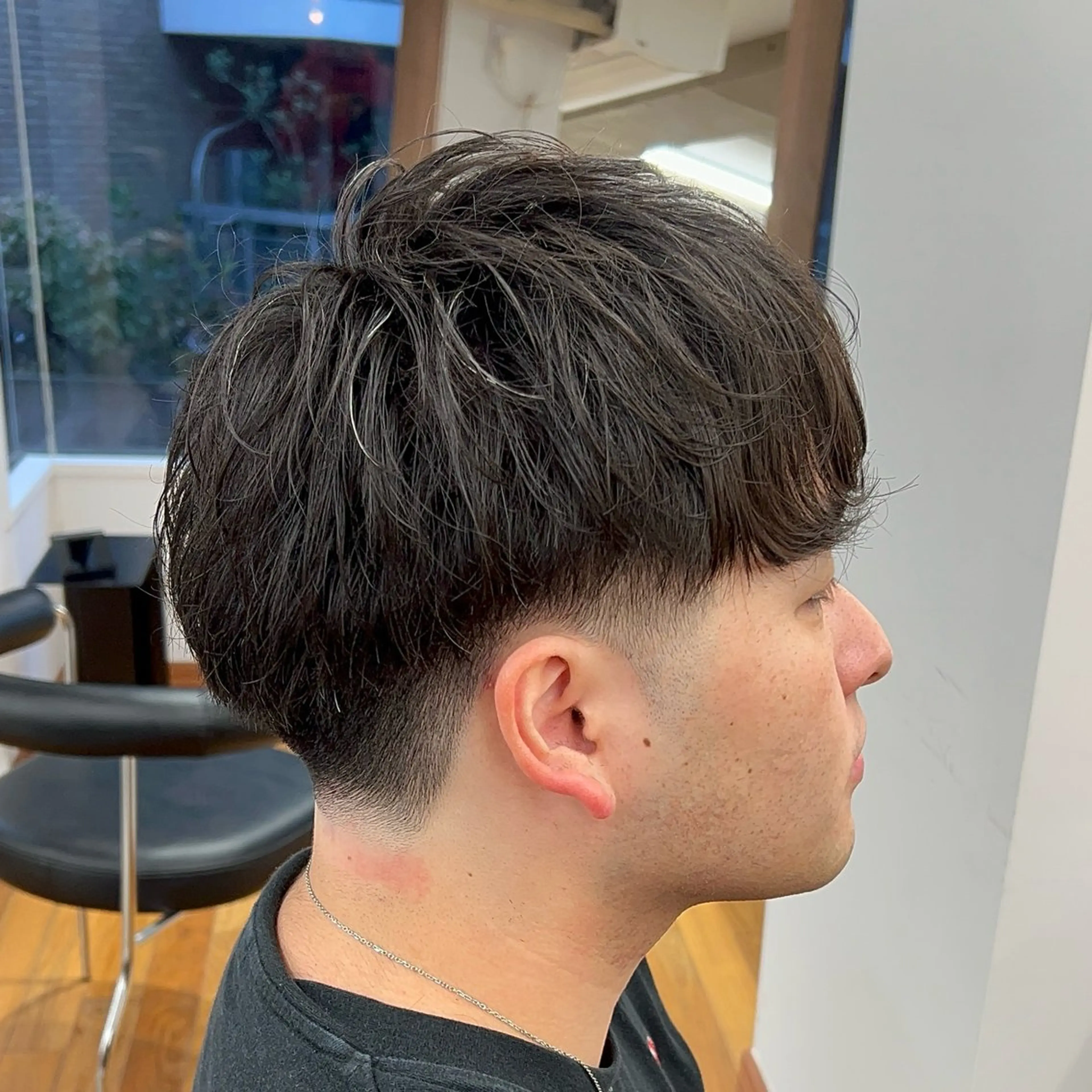 ショート メンズ フェードカット くせ毛 ショートヘア カット メンズカット✂️ スキンフェード伊藤陸のヘアスタイル