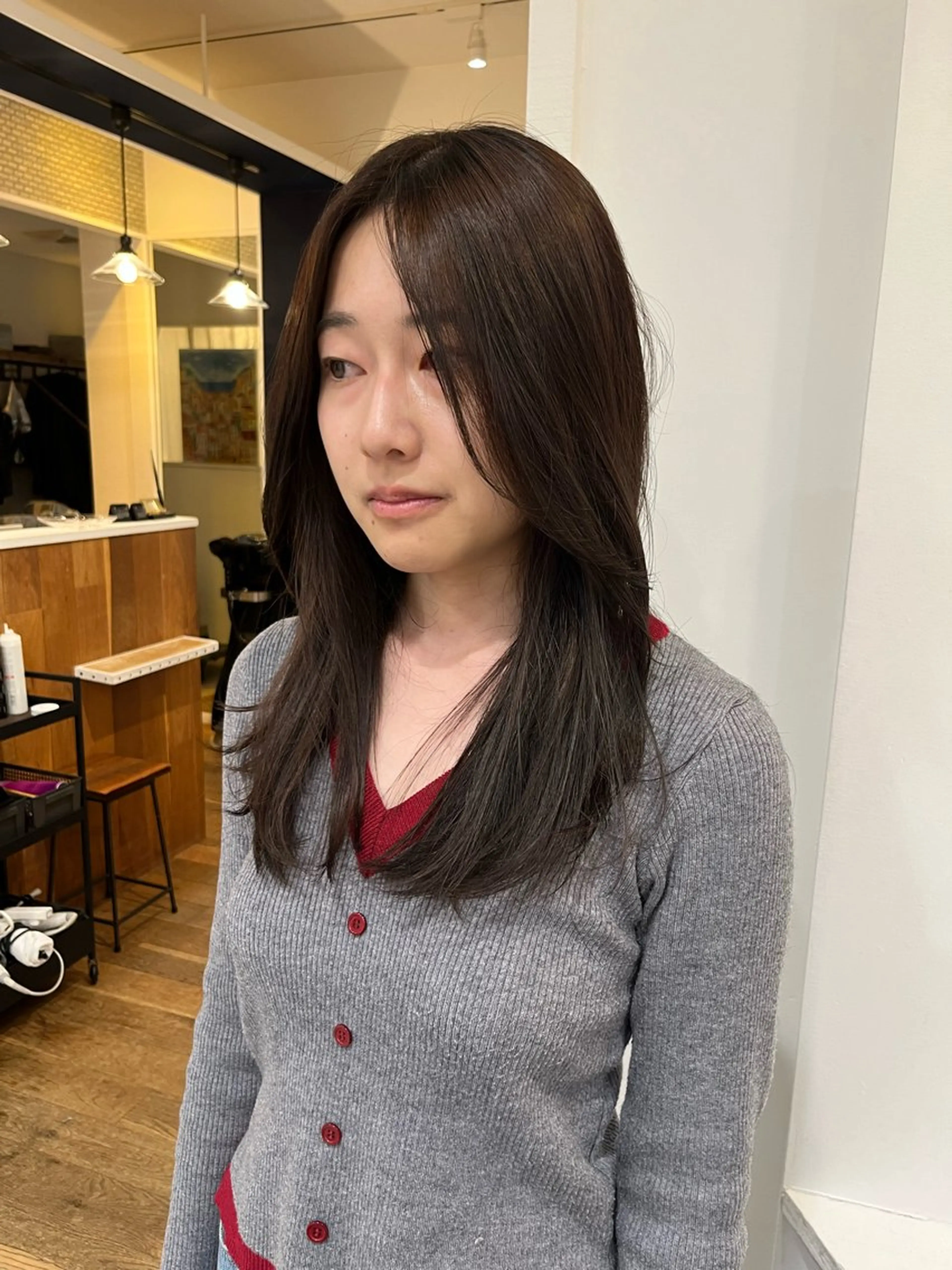 ロング カラー ヘアアレンジ ブリーチ オリーブグレー 韓国風ヘア シースルーバング トリートメント カット ヘアカラー トリートメント 無料カットモデル‪✨ ✂️Nanami🌷のヘアスタイル