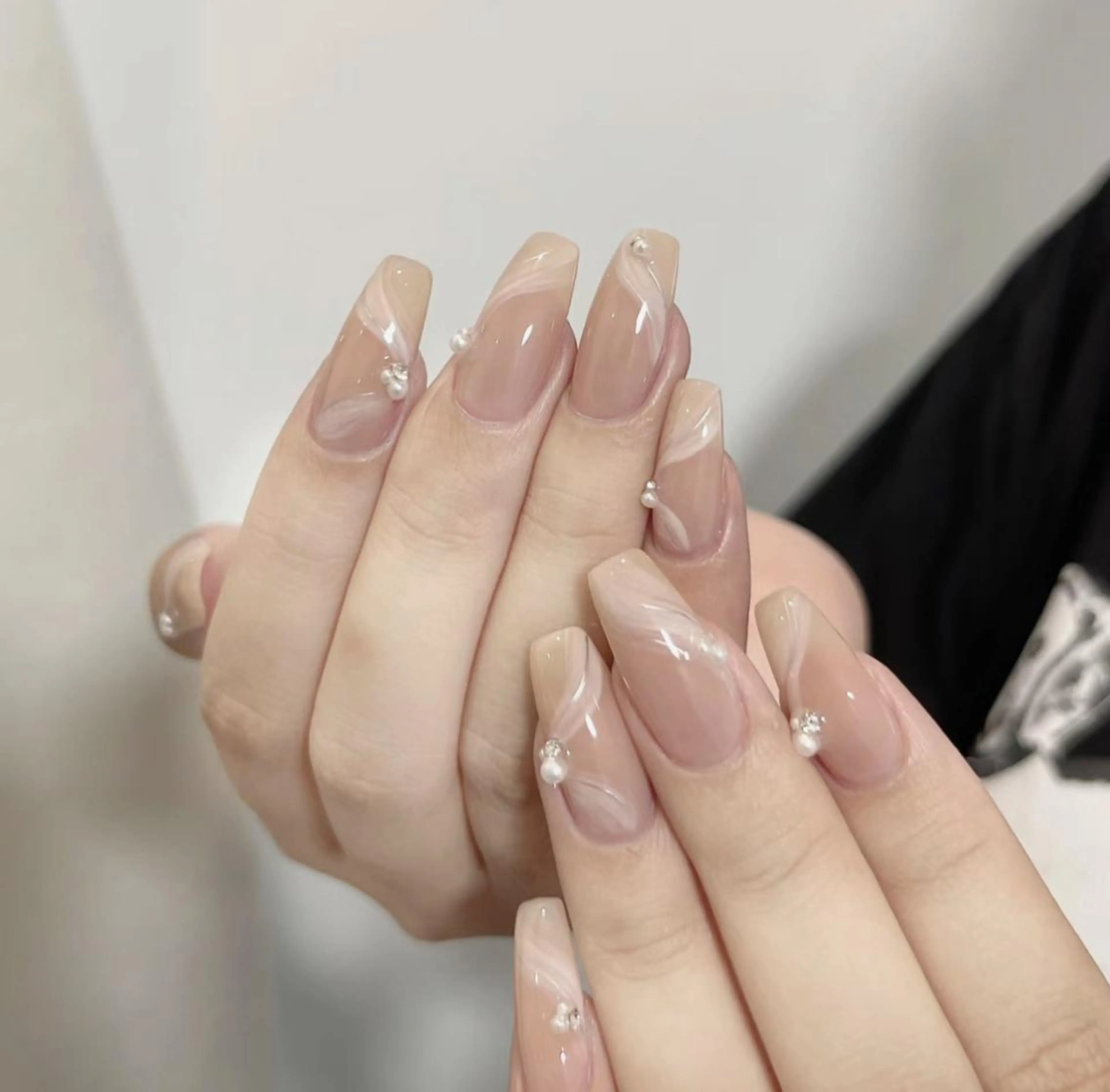 ネイル アートネイル 長さ出し ネイルチップ Queens ゲンのネイルデザイン