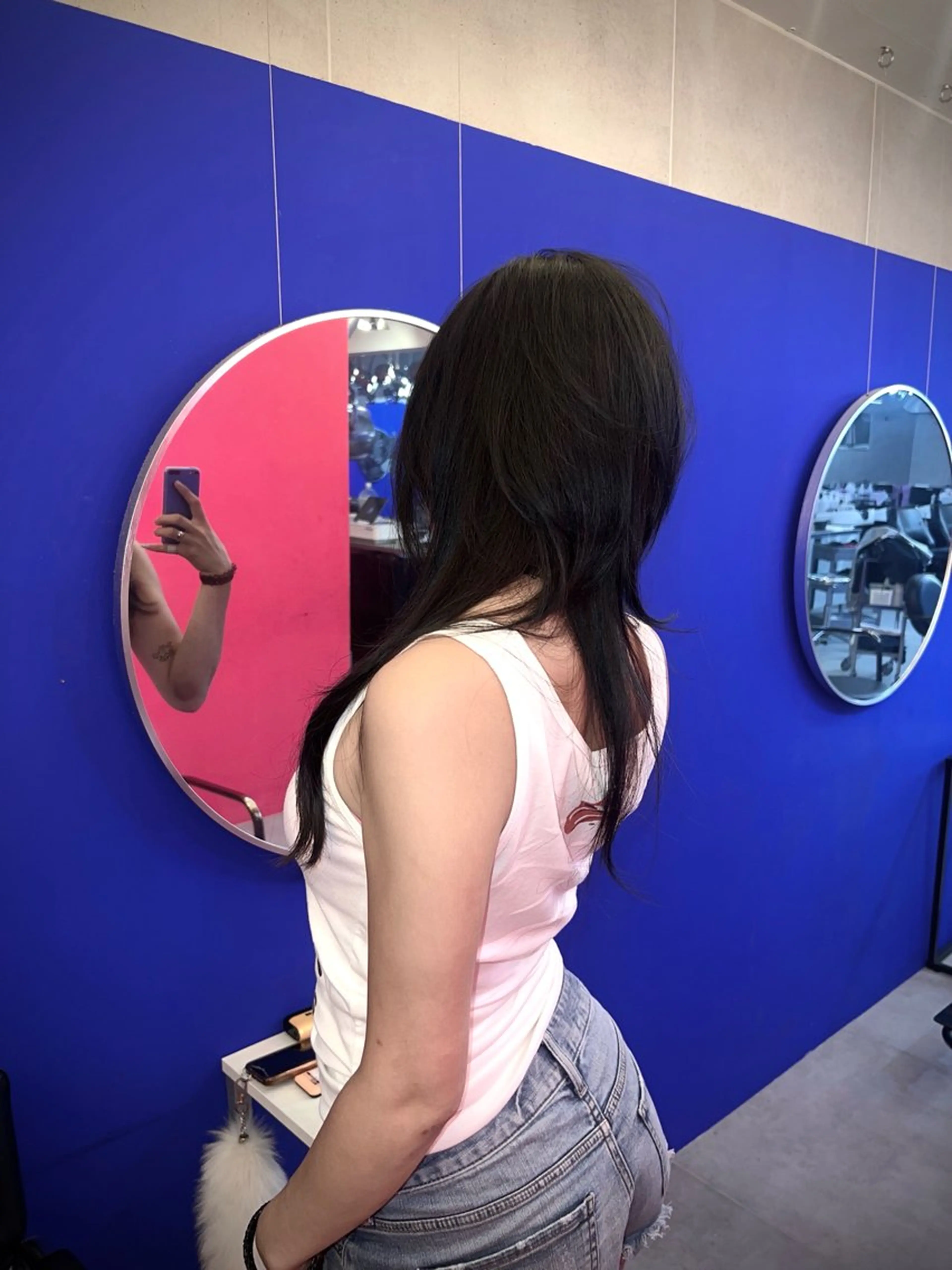 ロング カット AIRA/ブリーチ /透明感カラーのヘアスタイル