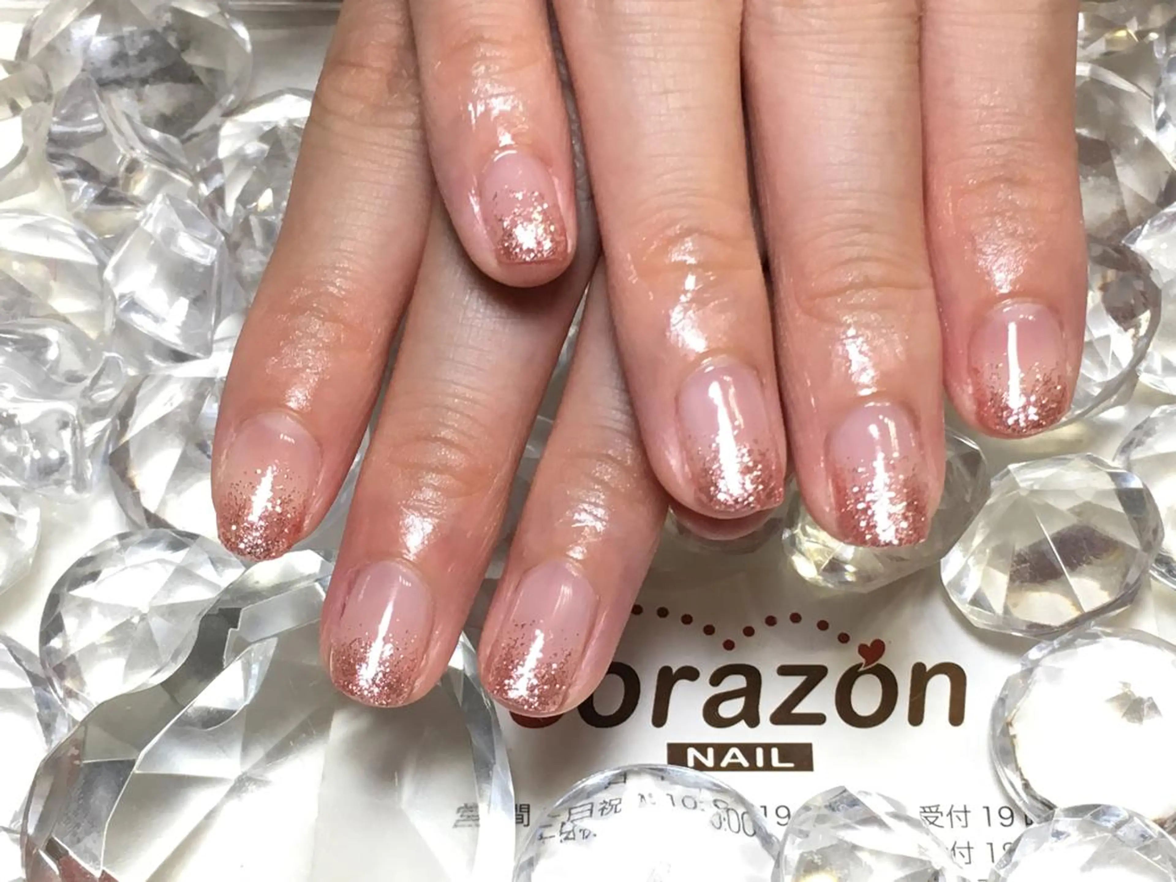 ネイル グラデーション ラメ(グリッター) ピンク ハンドネイル corazon所属・ネイリスト aicoのネイルデザイン